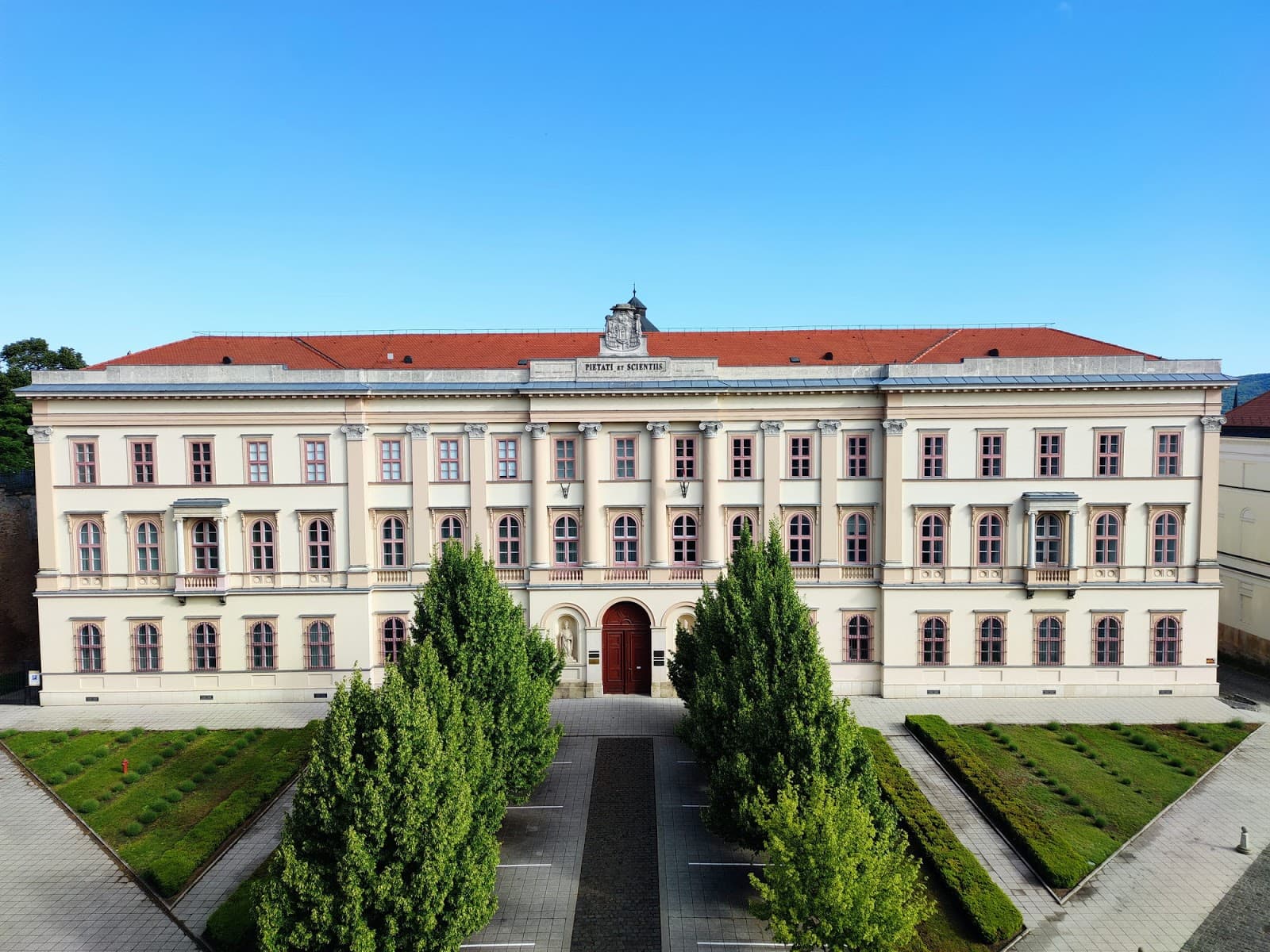 Szent Adalbert Center - Image 1