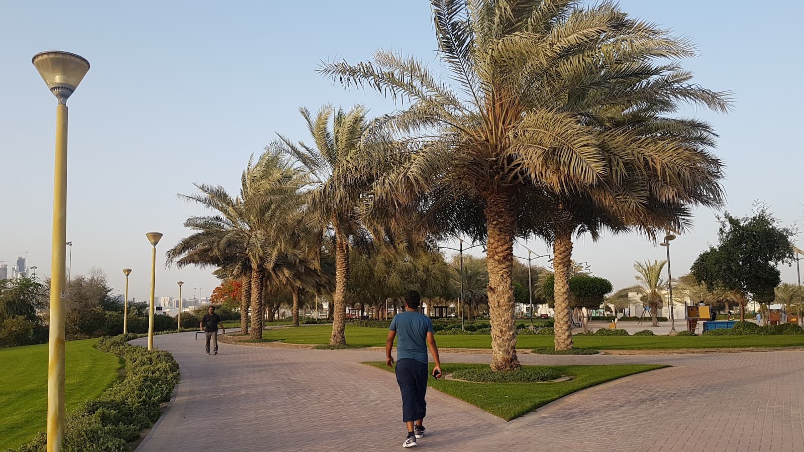 Al Qouz Pond Park Dubai - Image 1