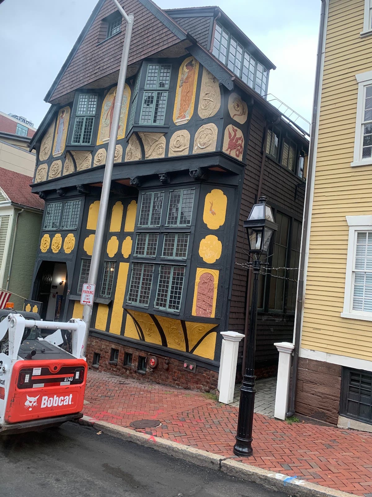 Fleur-de-Lys Studio - Image 1