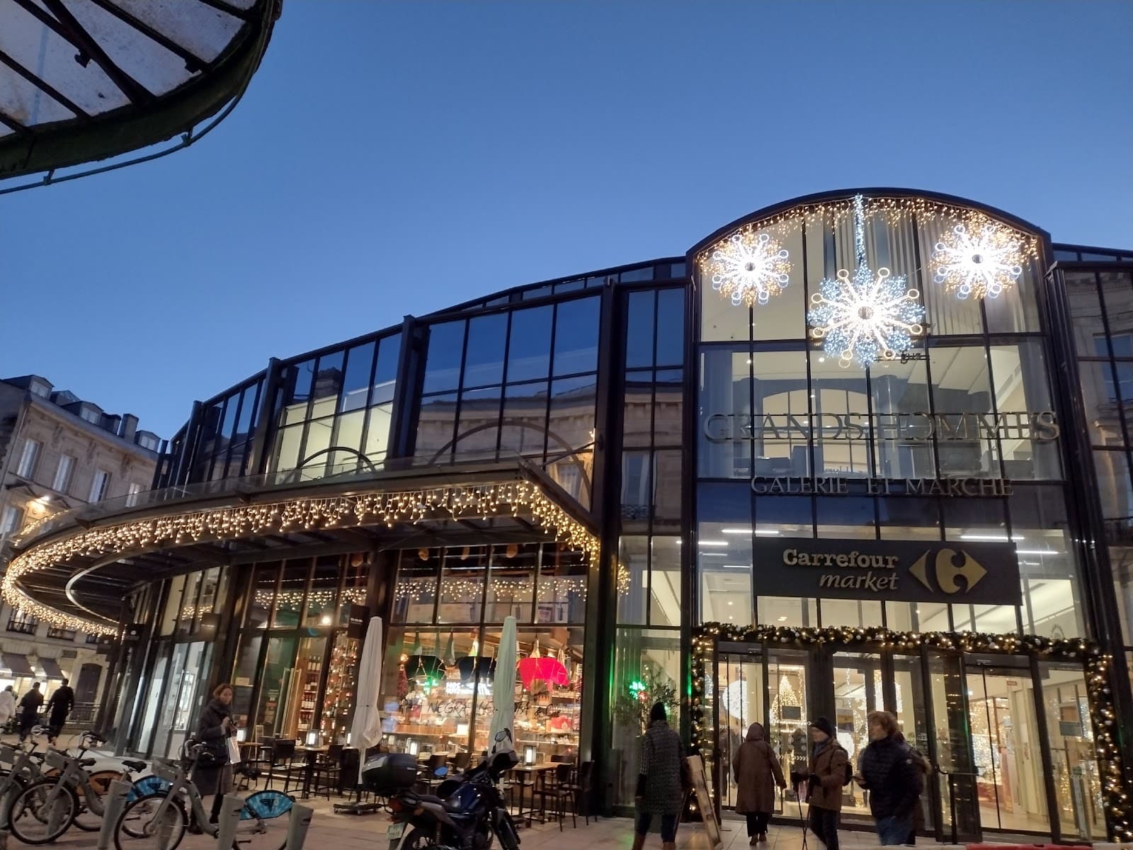 Place des Grands Hommes - Image 1