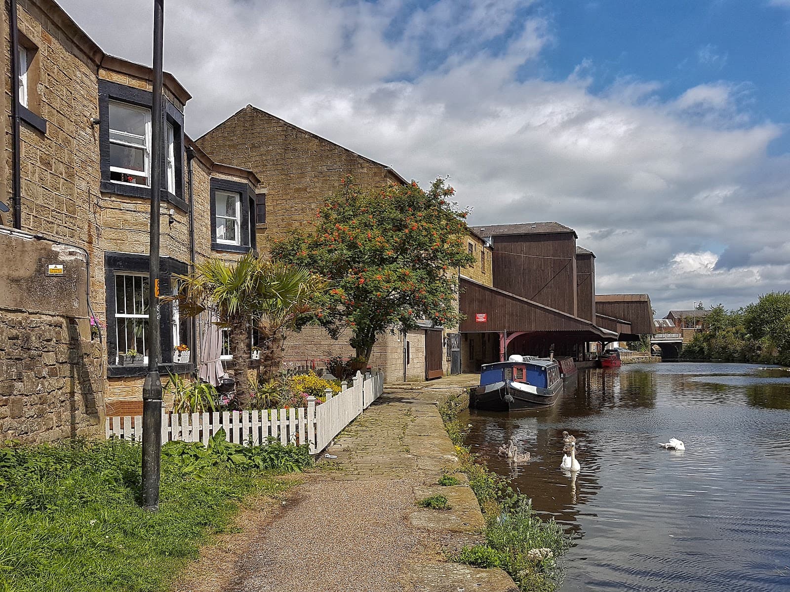 Leeds & Liverpool Canal – Eanam Wharf - Image 1
