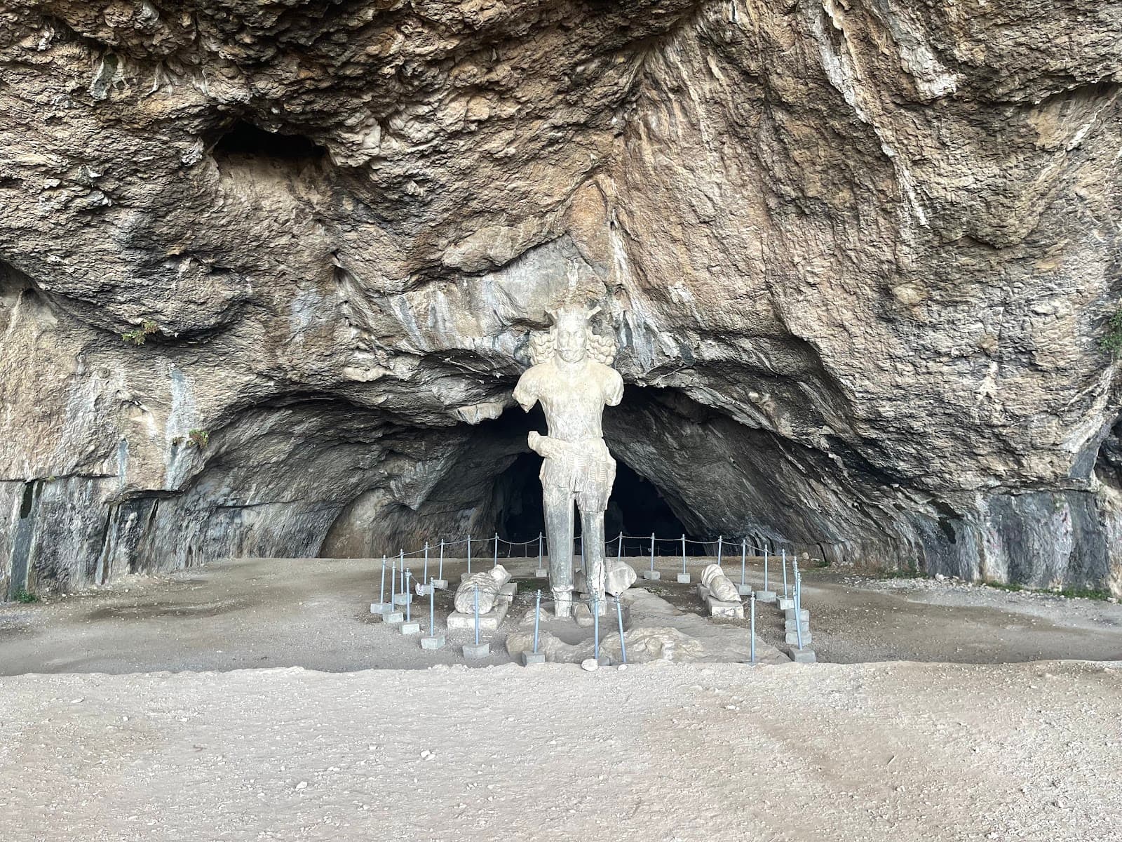 Shapur Cave Iran - Image 1