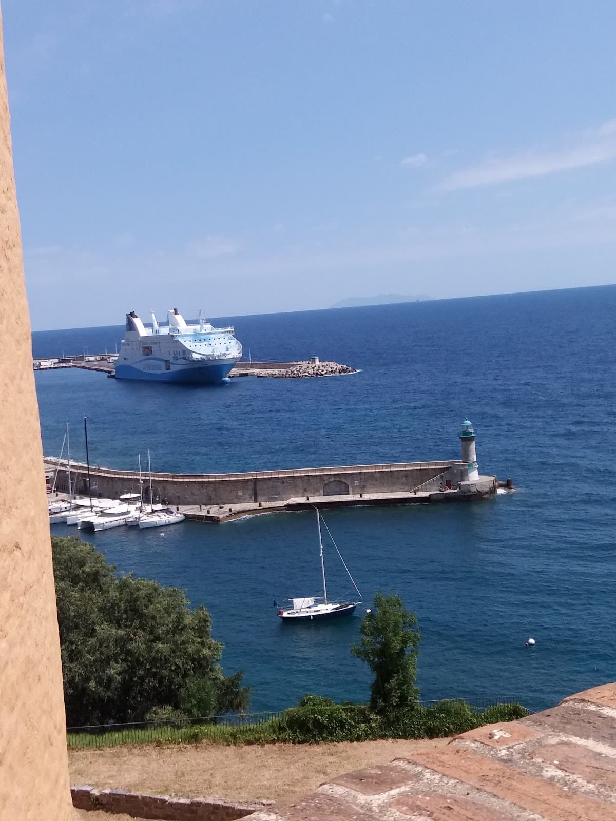 Place du Donjon - Image 1