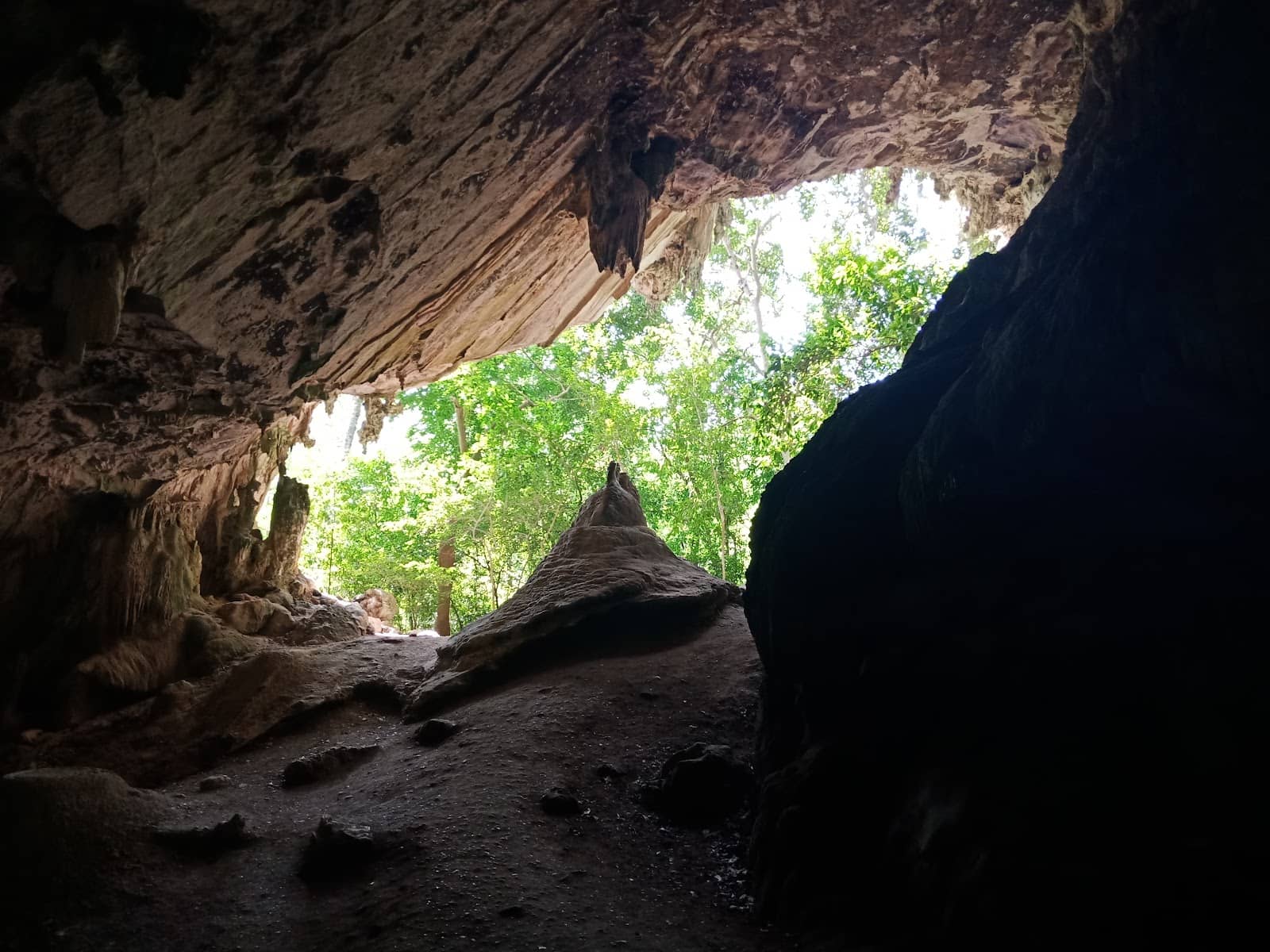 Hidden Lagoon ('Hong')