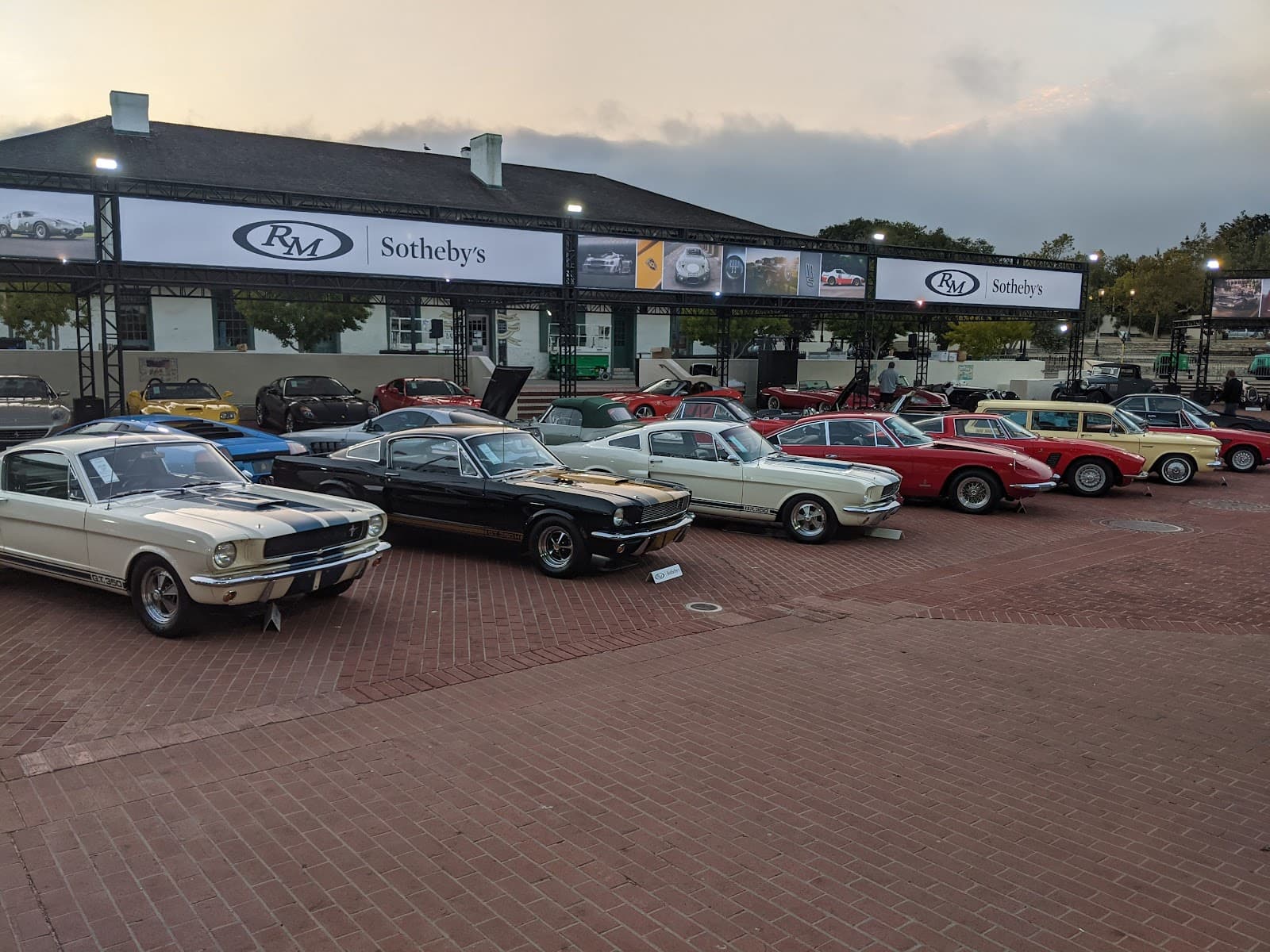 Custom House Plaza - Image 1