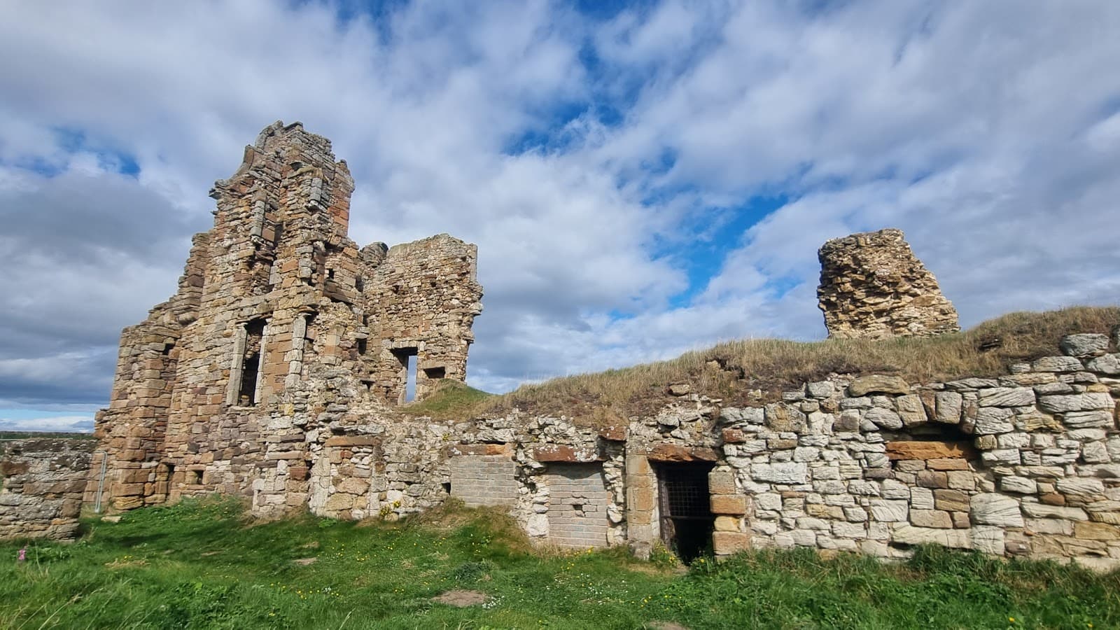 Newark Castle, St Monans - Image 1
