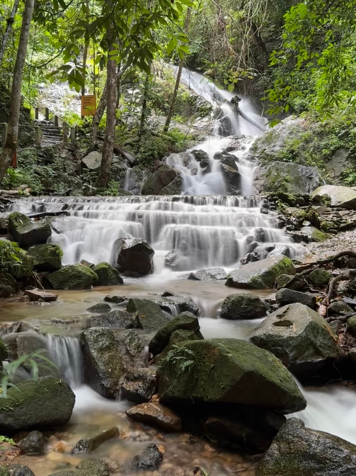 Mae On Waterfall Mae On Chiang Mai - Image 1
