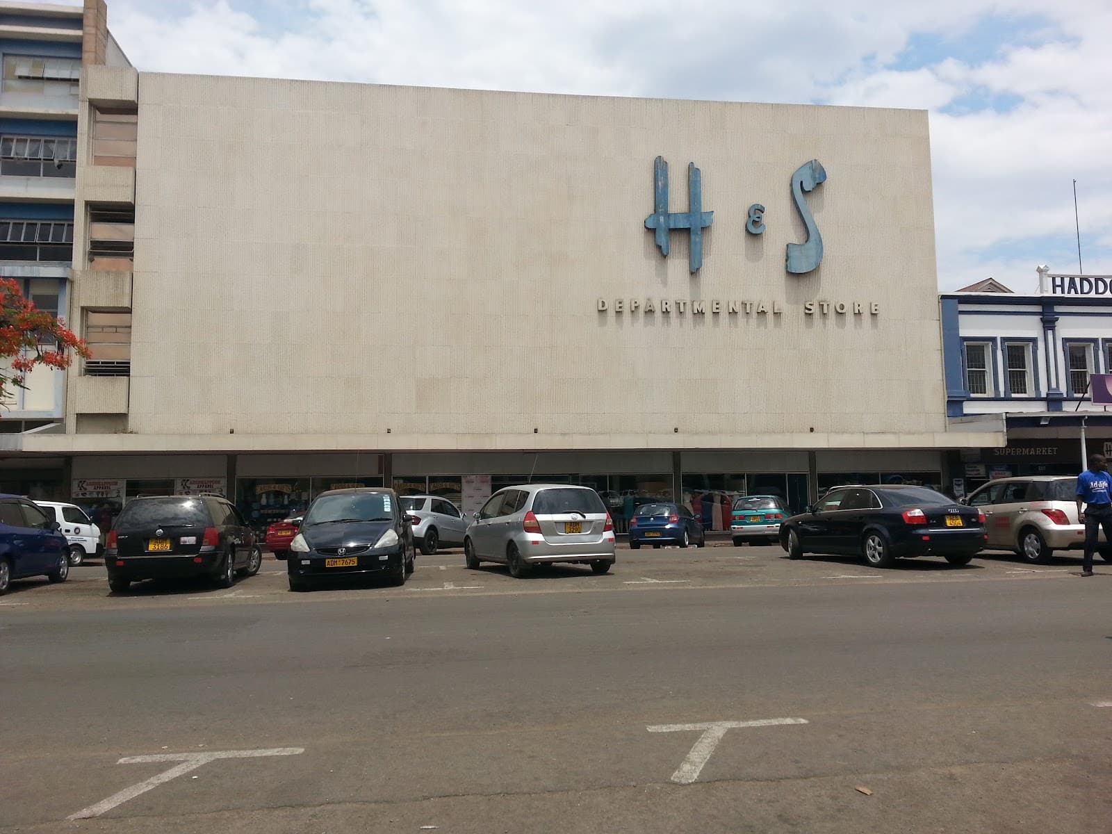 8th Avenue Mall (Street Market) - Image 1