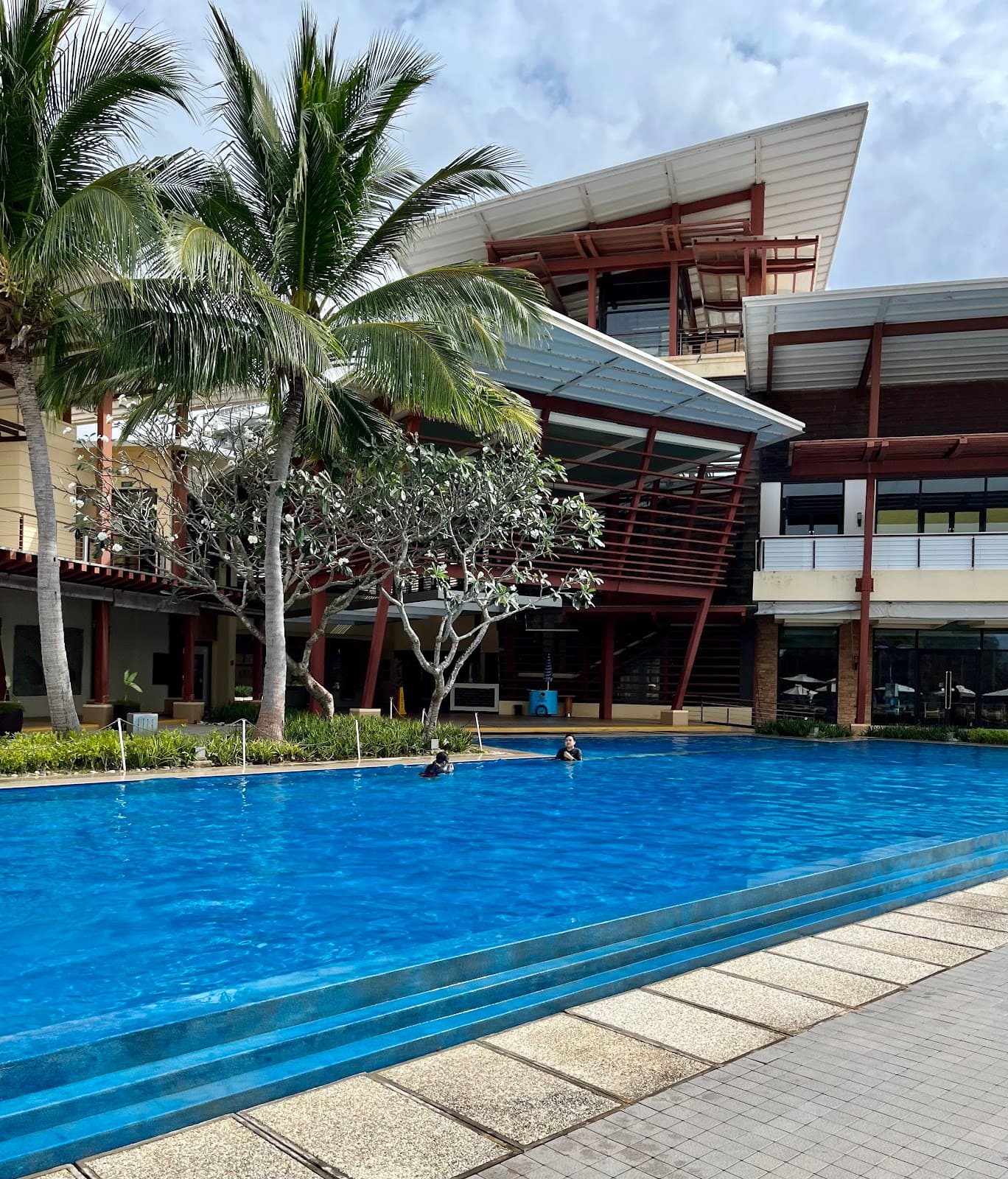 Pico de Loro - Image 1