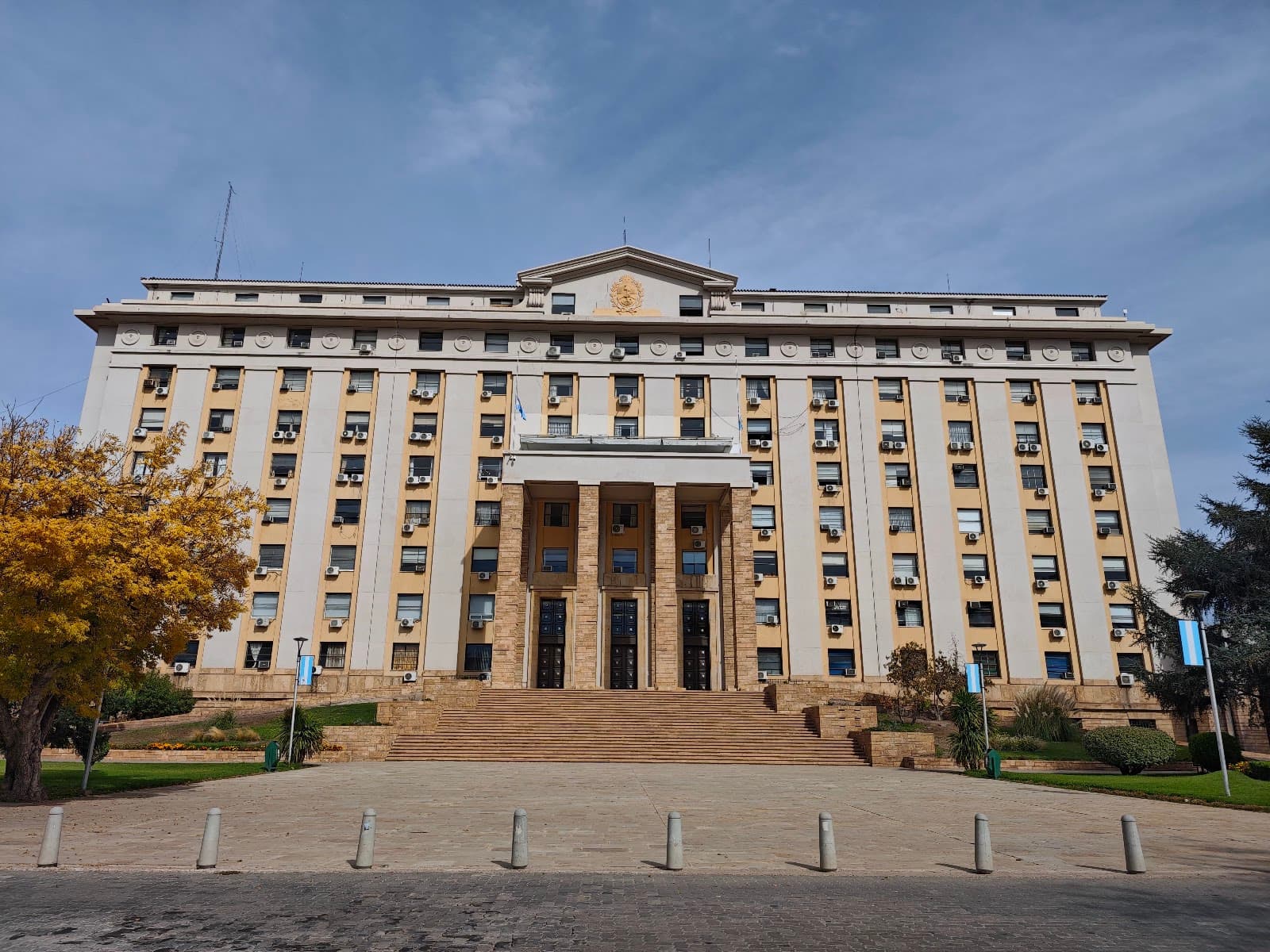 Casa de Gobierno de Mendoza Parque Cívico - Image 1