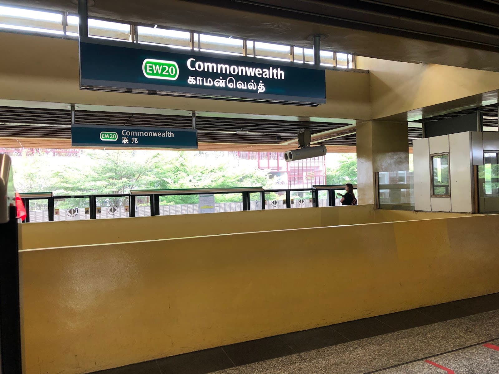 Commonwealth MRT Station - Image 1