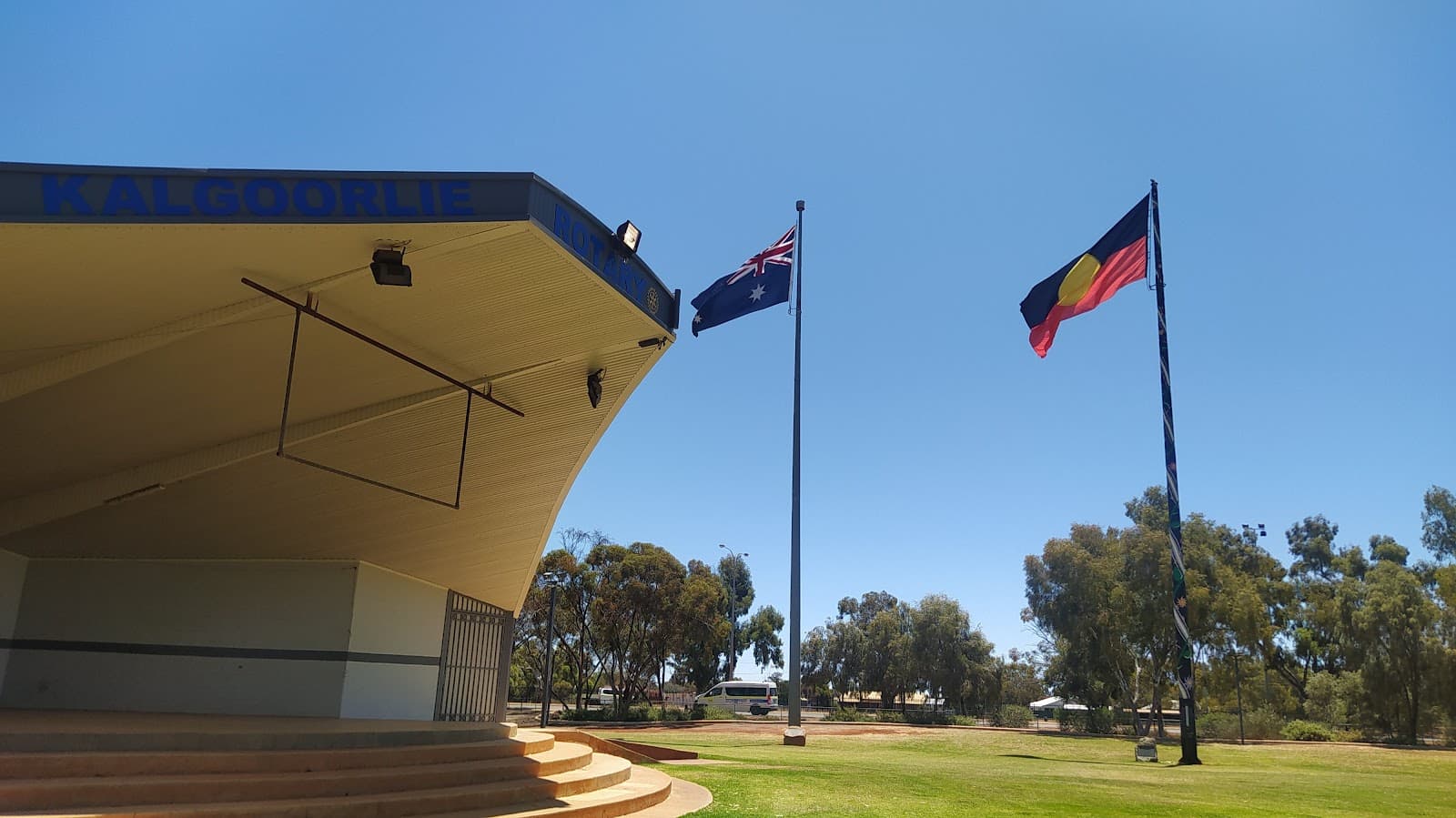 Centenary Park Boulder - Image 1