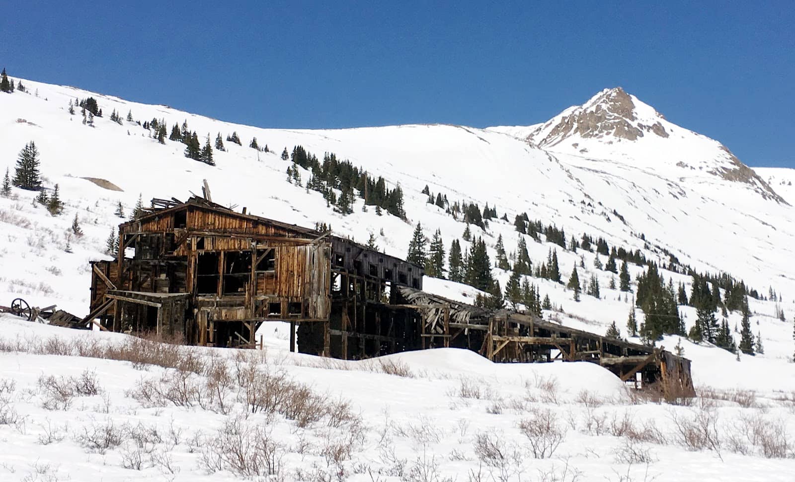 Hiking & Skiing Trails