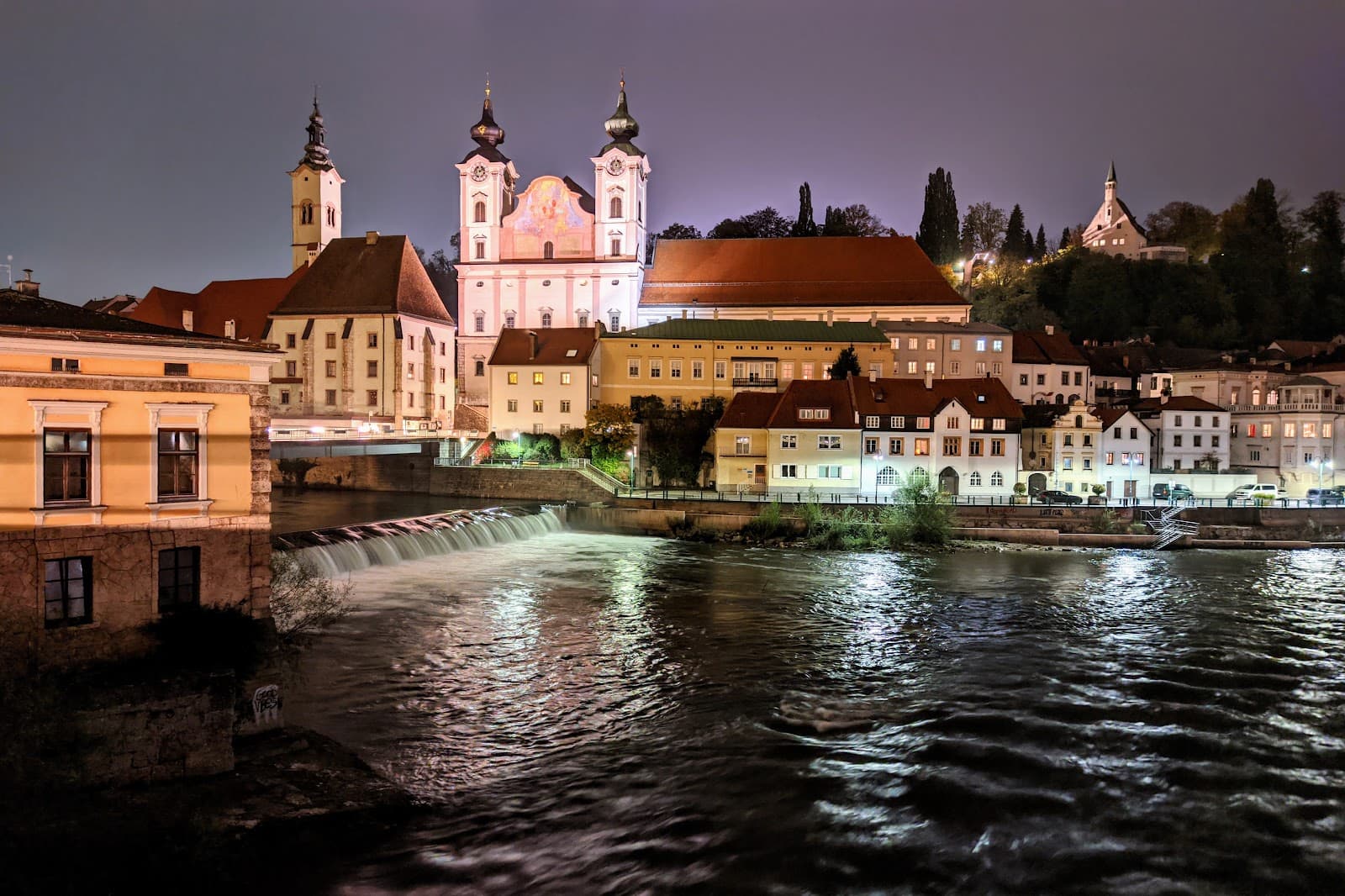 Riverside Promenade Enns - Image 1