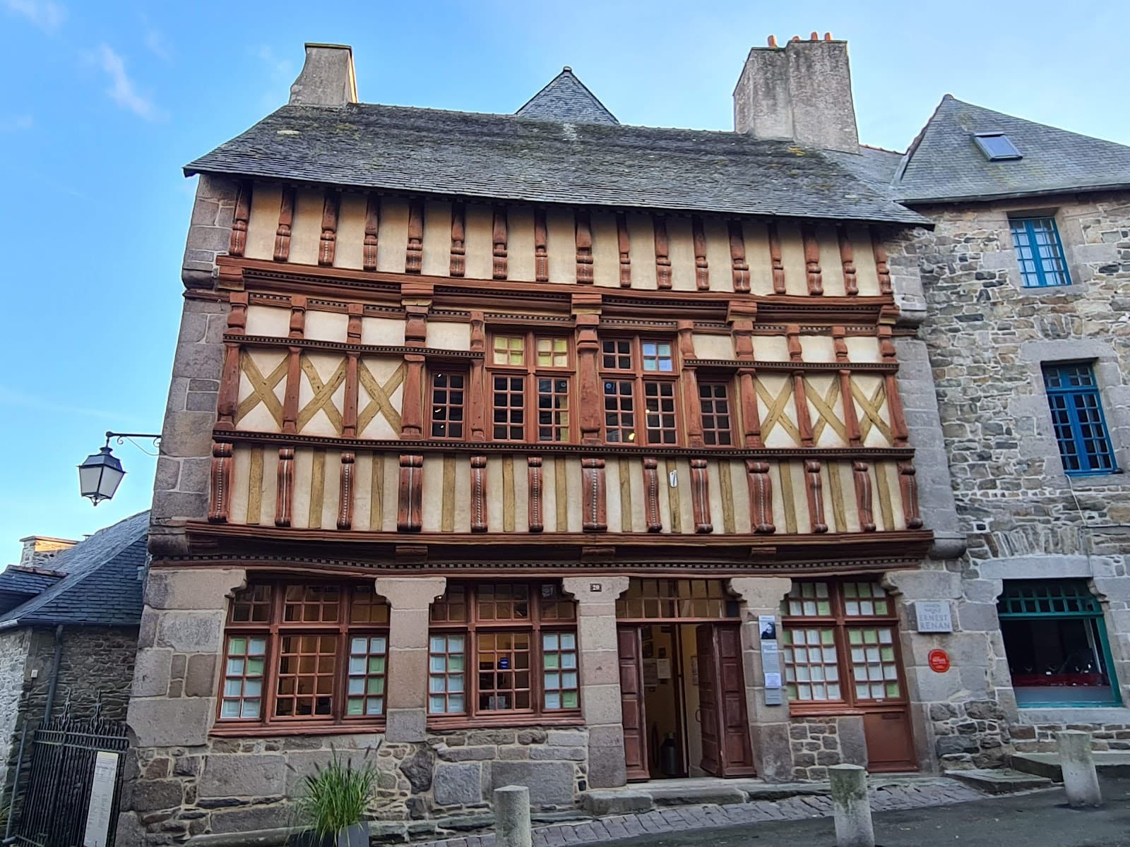 Maison d’Ernest Renan - Image 1