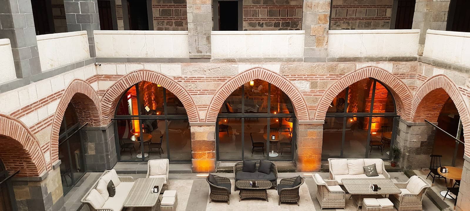 Peaceful Atmosphere & Music