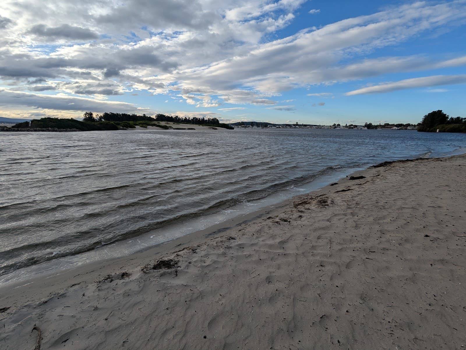 Naru Beach Sandbar - Image 1