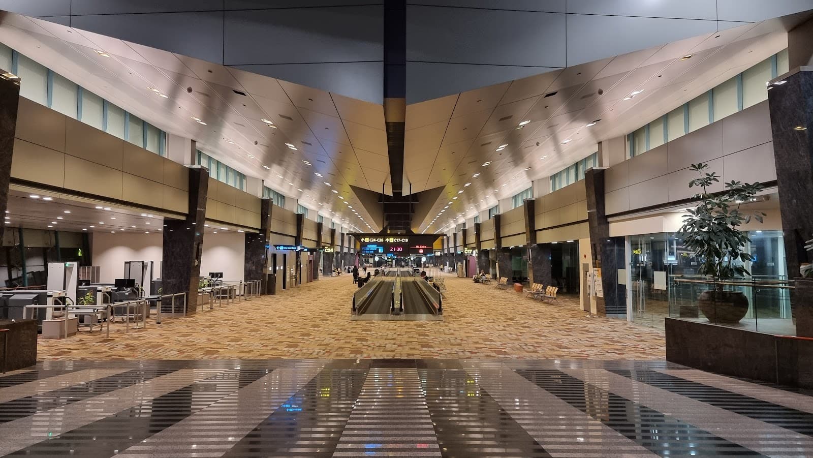 Skytrain, Changi Airport Terminals 1, 2, & 3 - Image 1