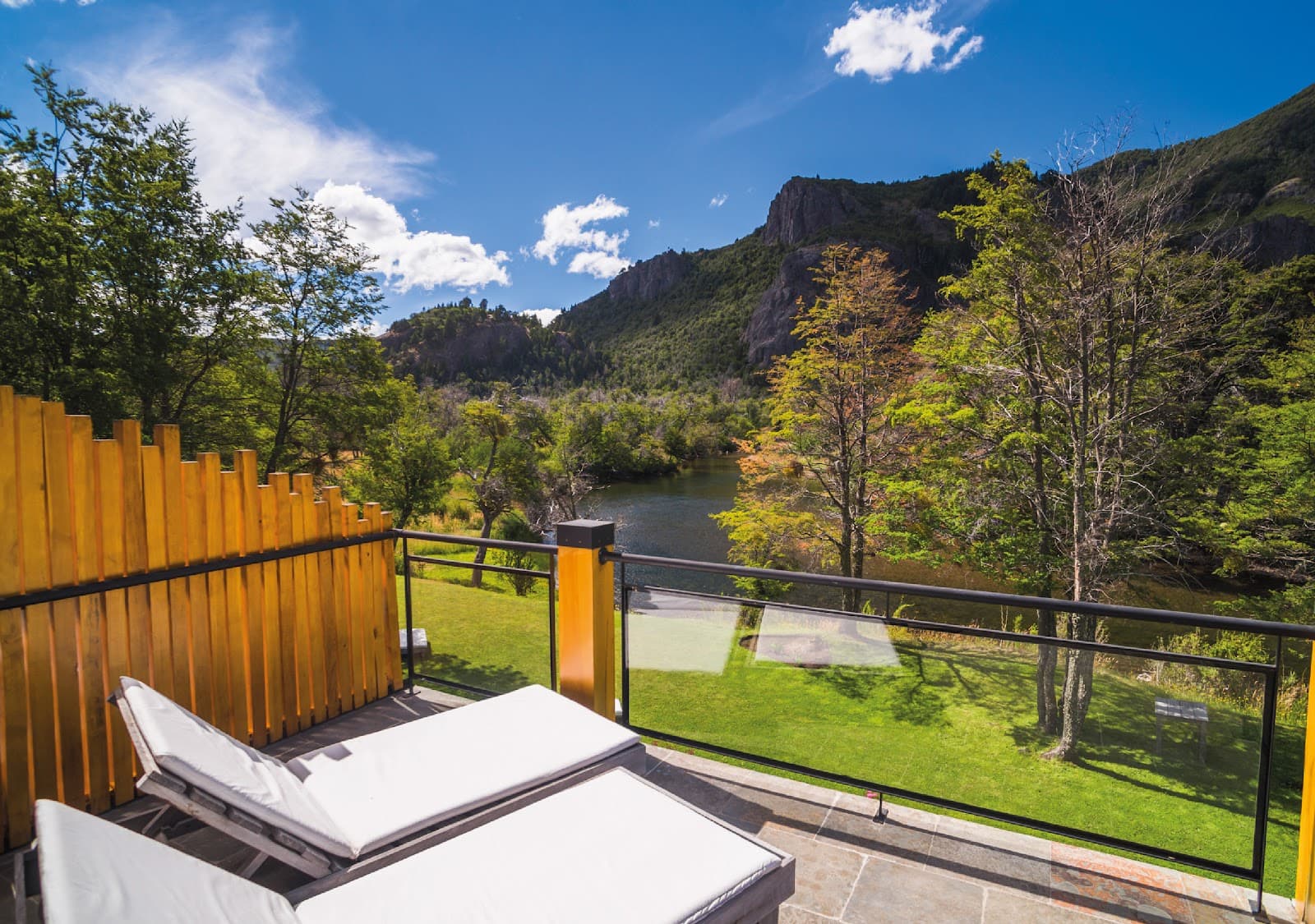 Rio Hermoso - Image 1