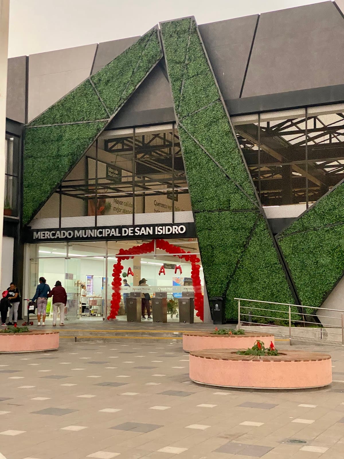 San Isidro Municipal Market Lima - Image 1