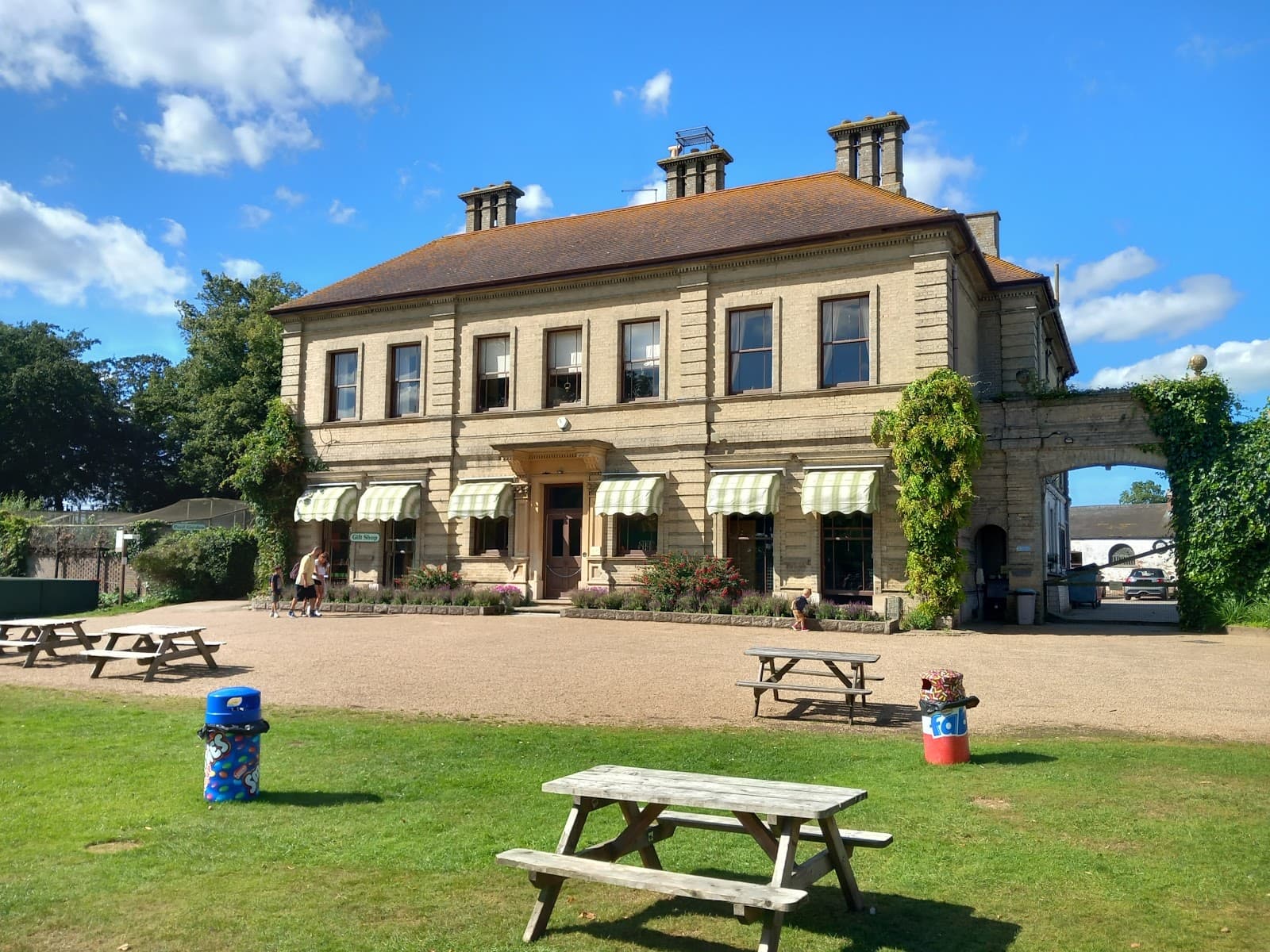Thrigby Hall Wildlife Gardens - Image 1