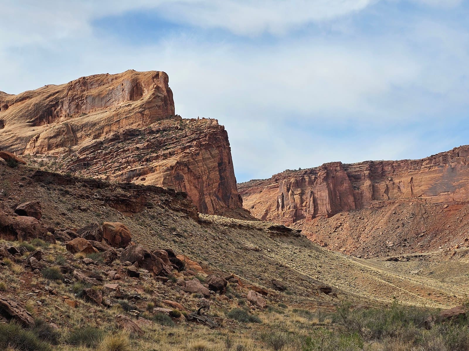 Syncline Loop Canyonlands National Park - Image 1
