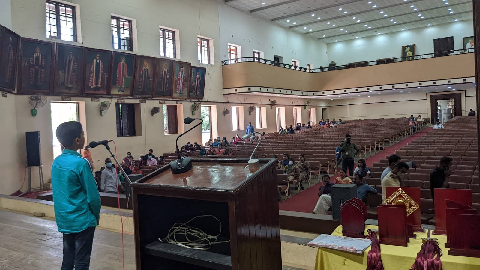 Spacious Seating Arrangement