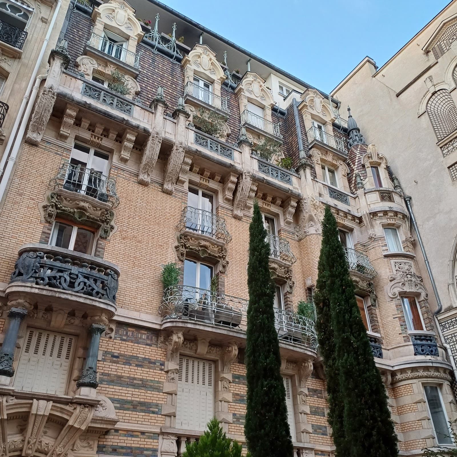 Abandoned Building Art Space - Image 1