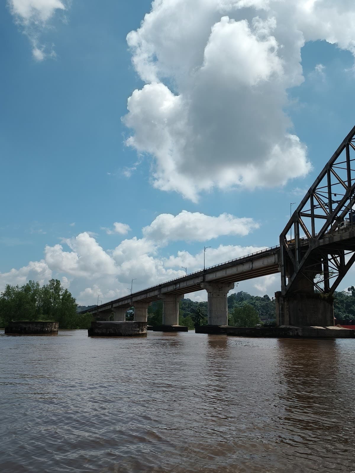 Mahakam Bridge - Image 1