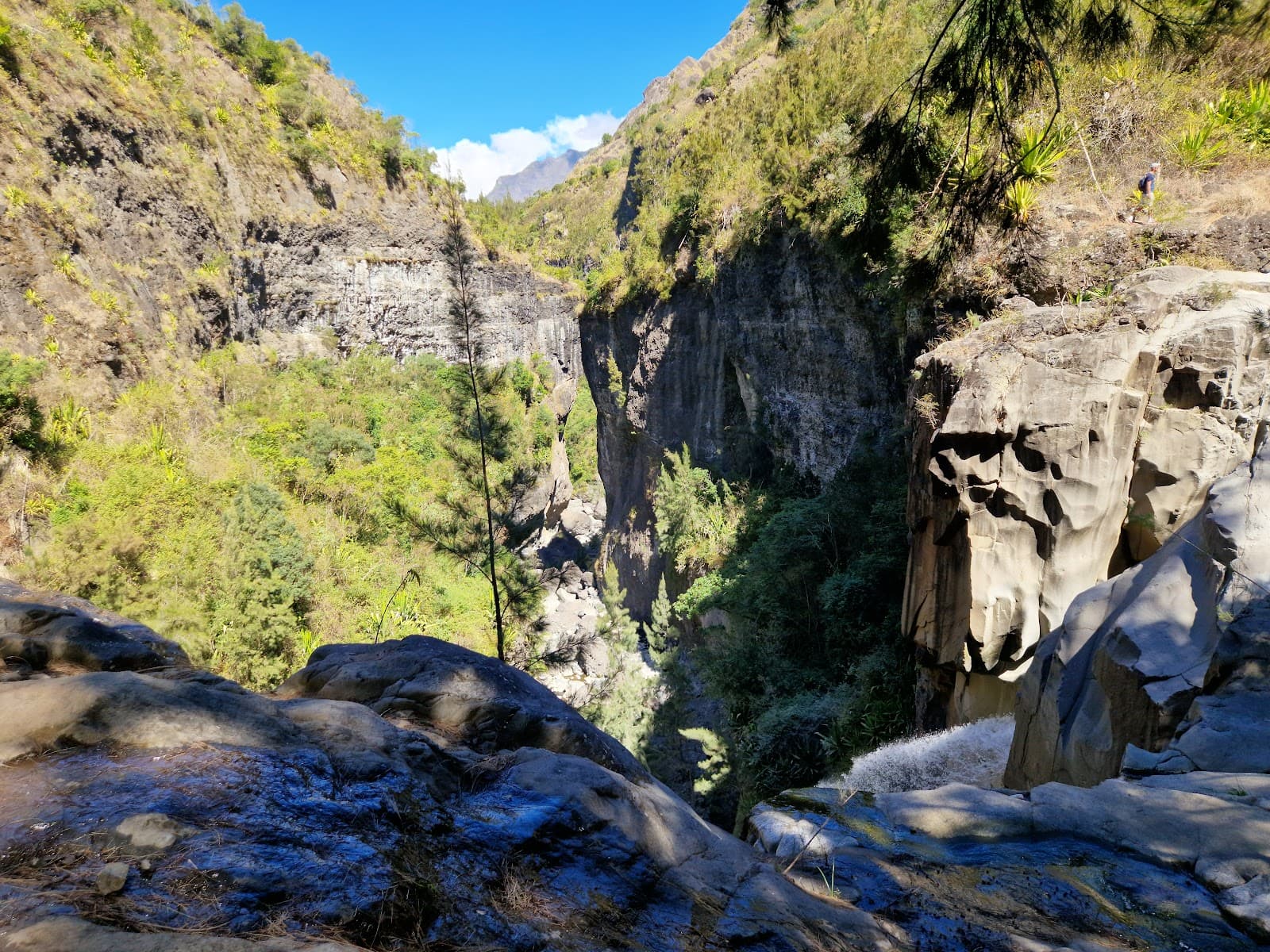 Bras Rouge Waterfall - Image 1