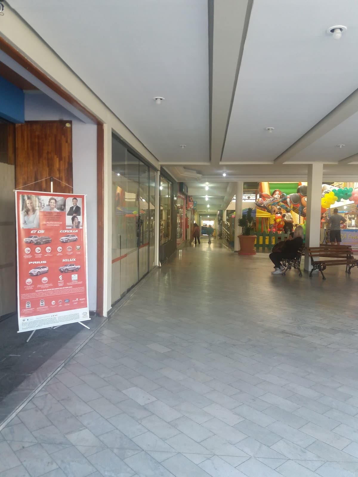 McDonald's Shopping Galeria Salto Brazil - Image 1