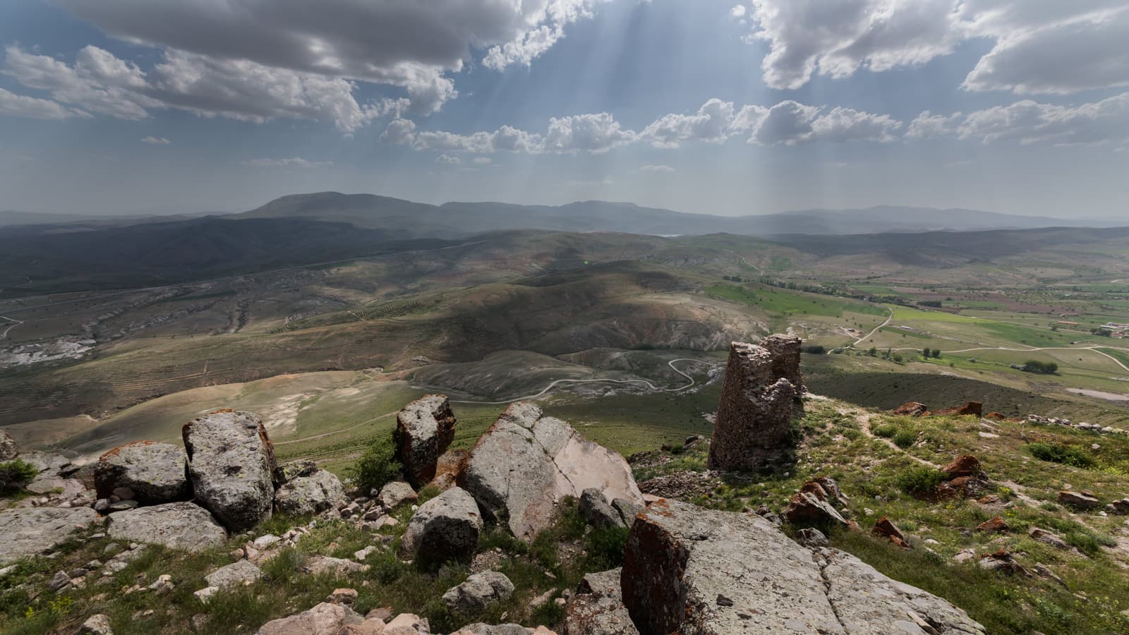 Gevale Castle Takkeli Dağ - Image 1