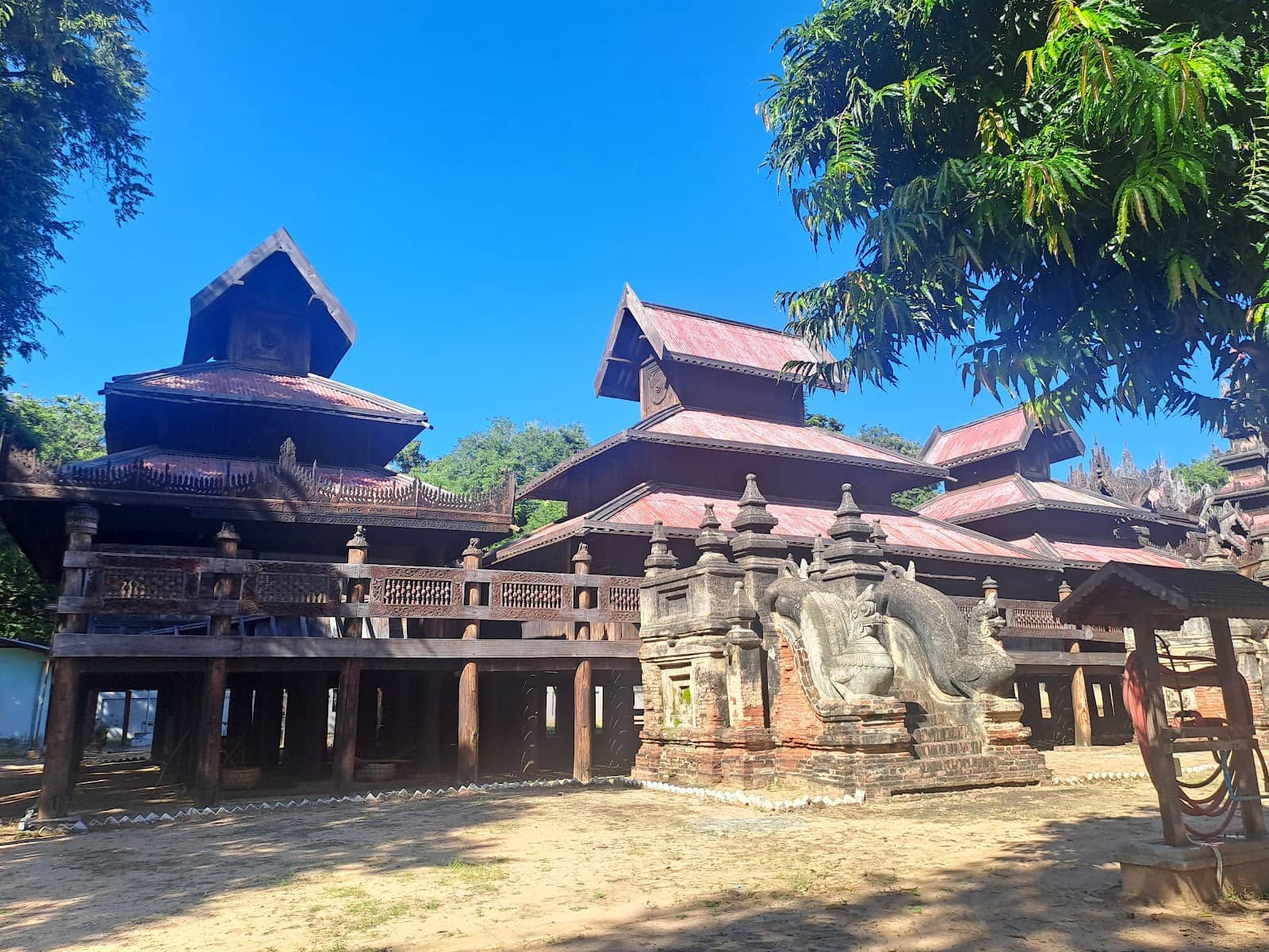 Ancient Buddha Images