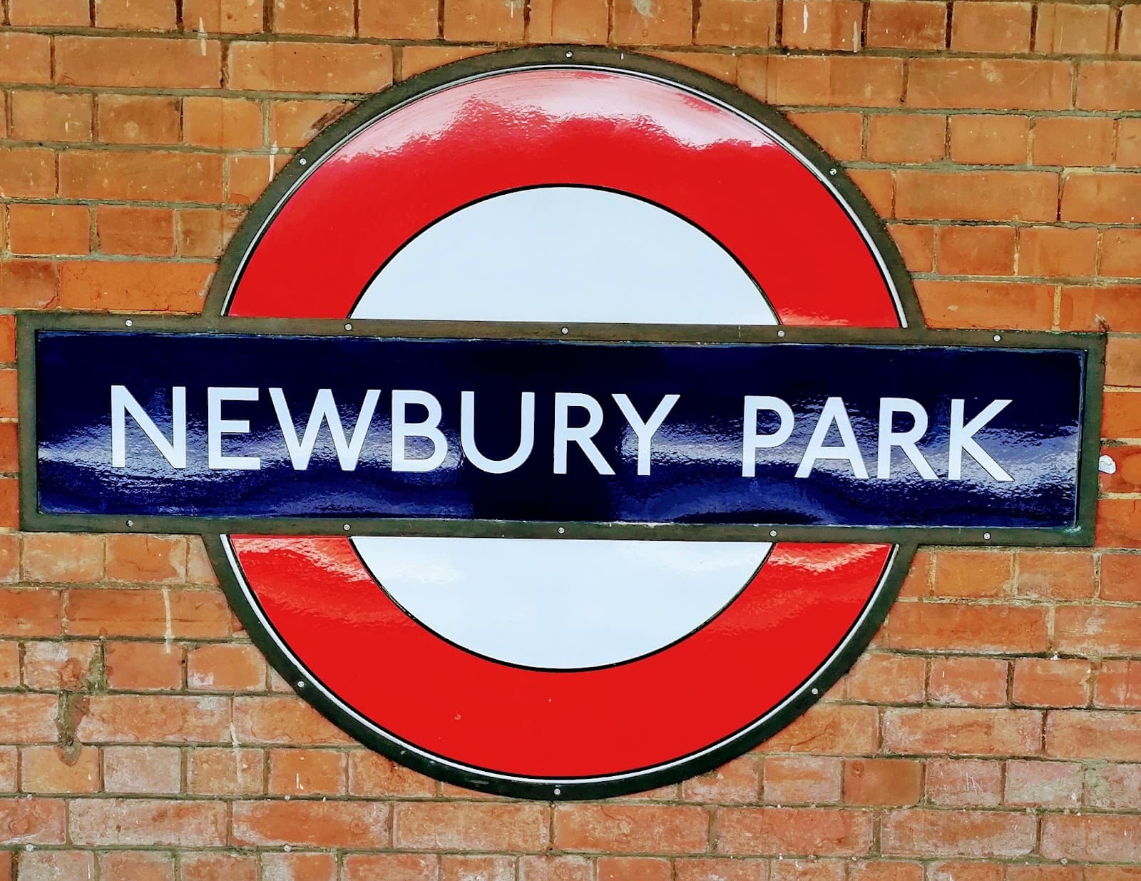 Newbury Park Bus Station Canopy - Image 1