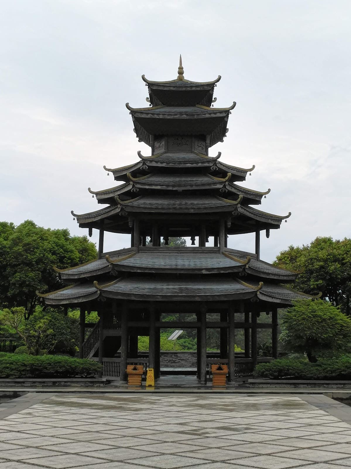 Merryland Theme Park Xing'an - Image 1