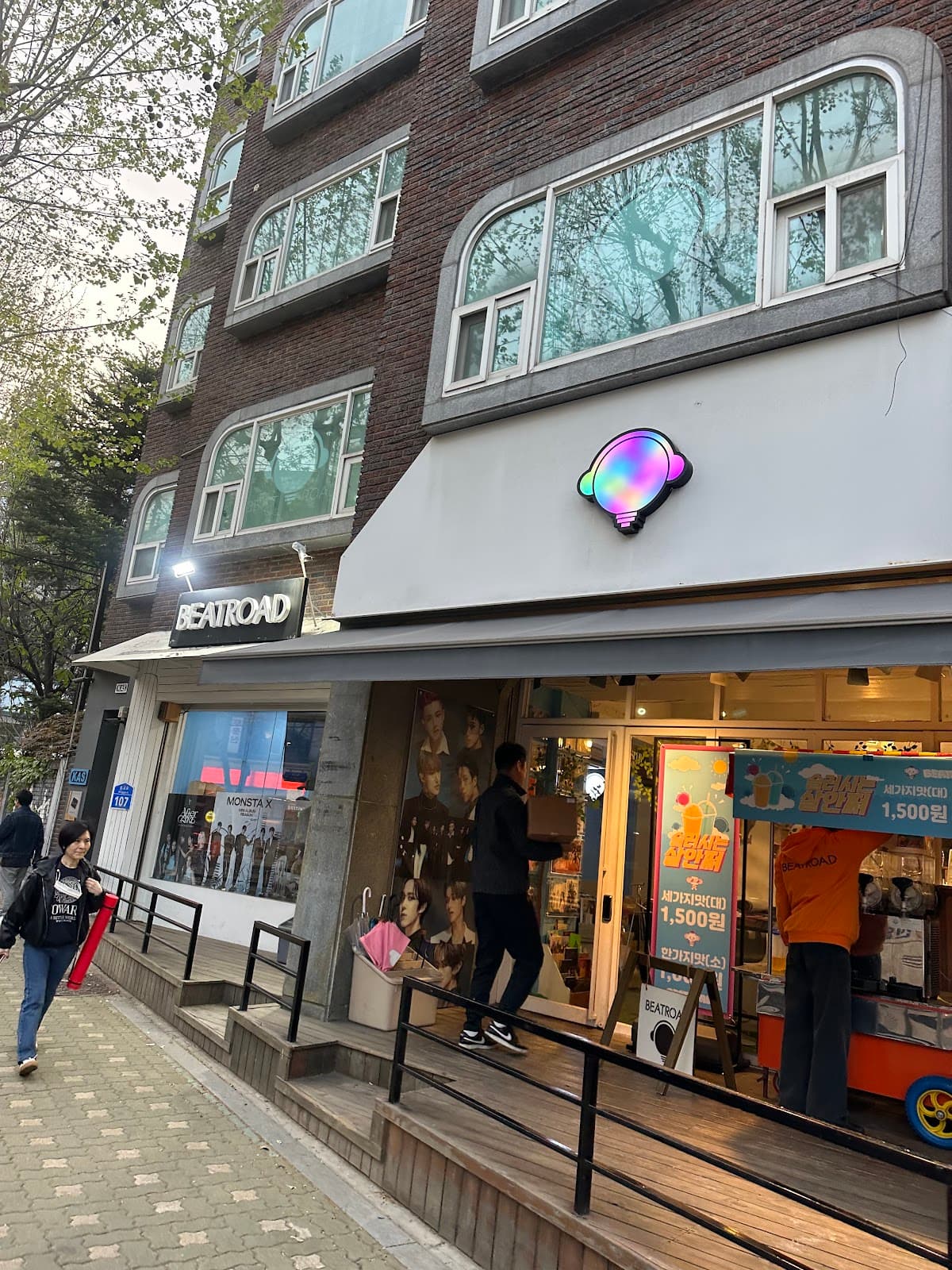 Beatroad Myeongdong - Image 1