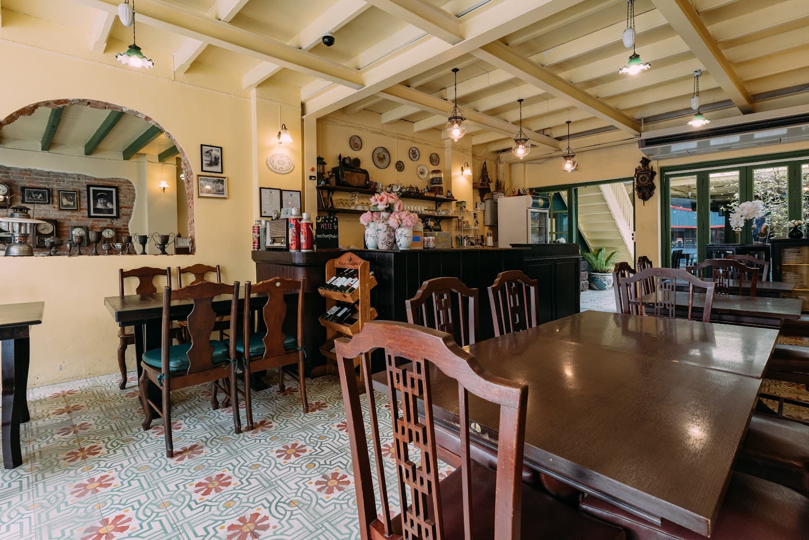 One Chun Cafe and Restaurant - Image 1