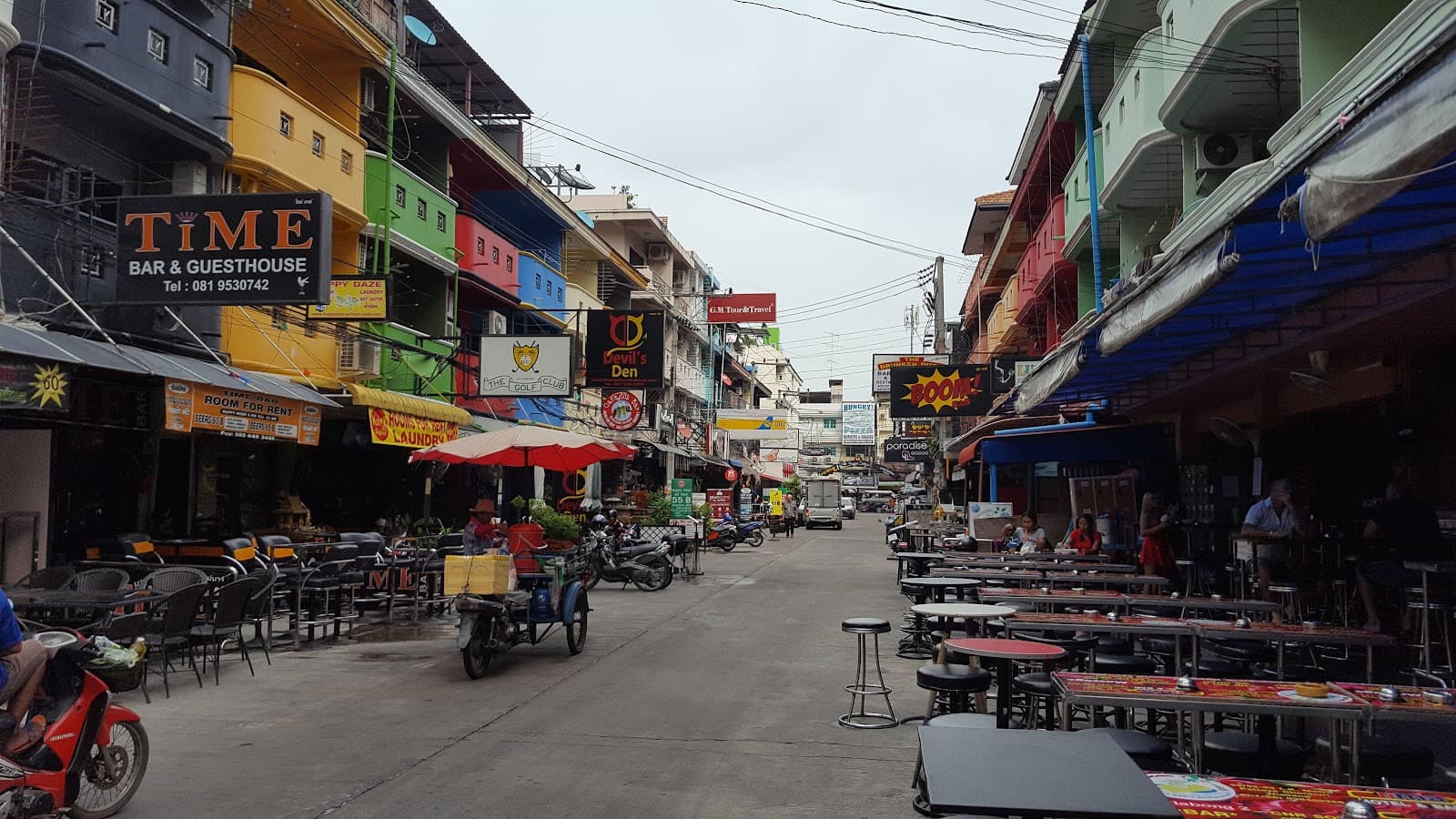 Soi LK Metro - Image 1