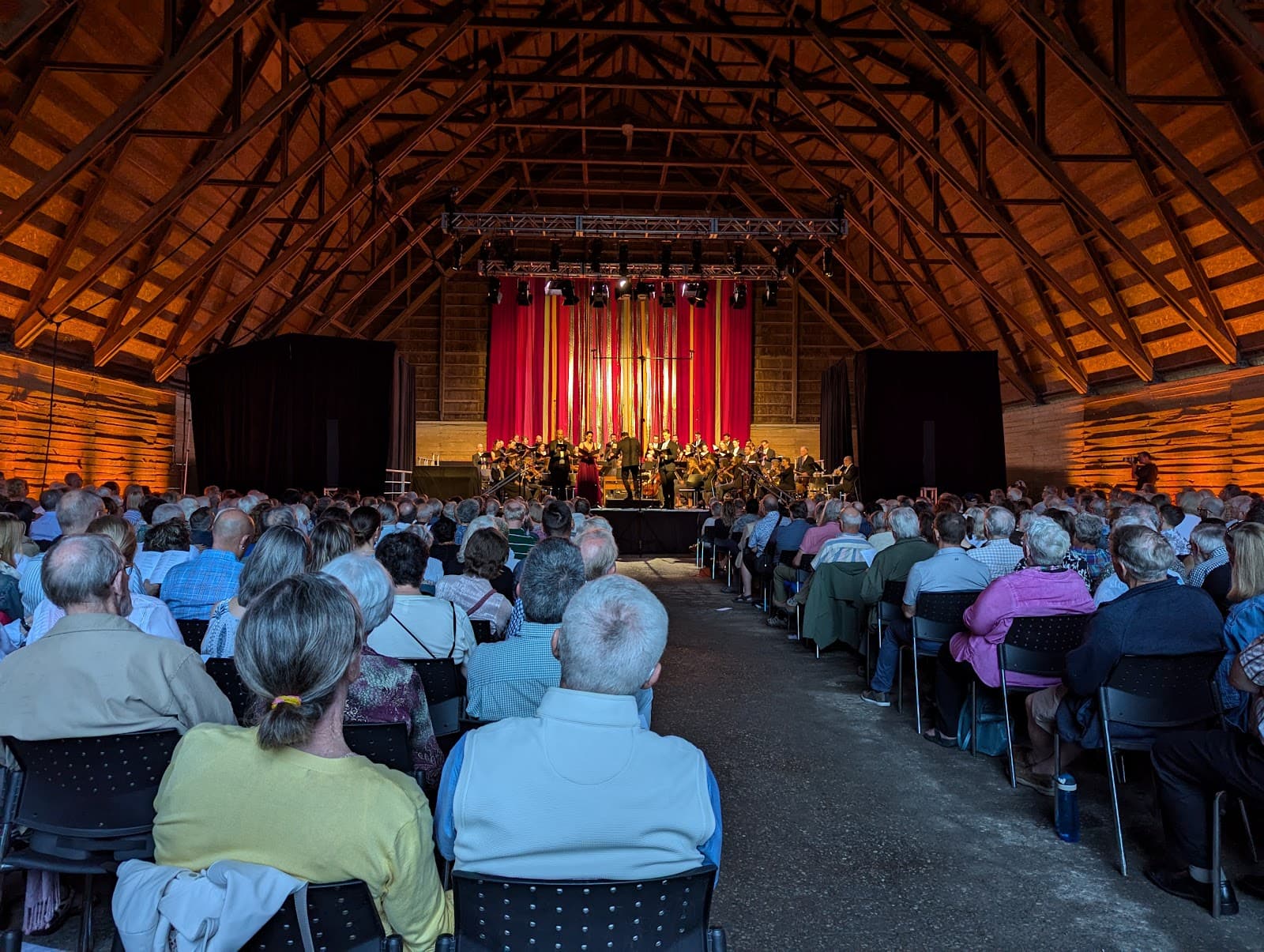 Gambrel Barn (Elora) - Image 1