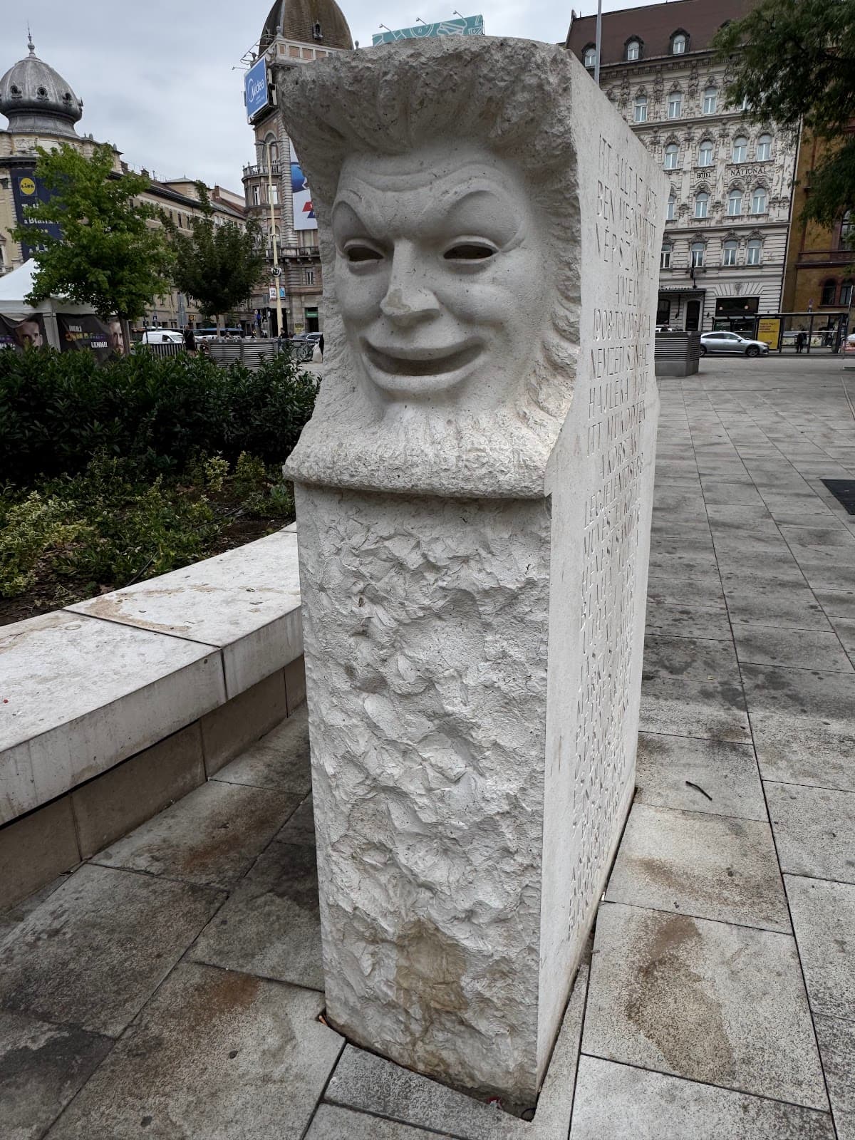 A régi Nemzeti Színház emlékműve - Image 1