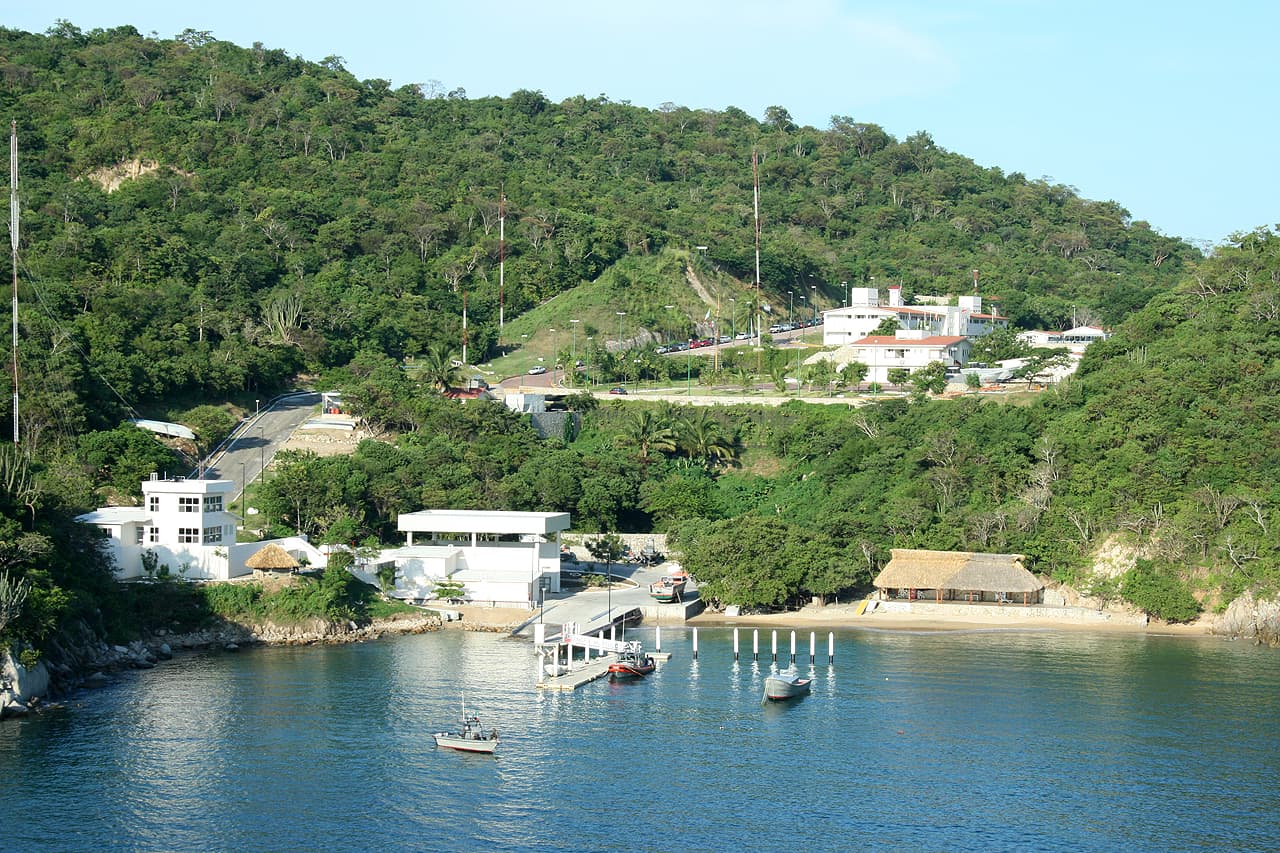 Santa Cruz Cruise Pier - Image 1