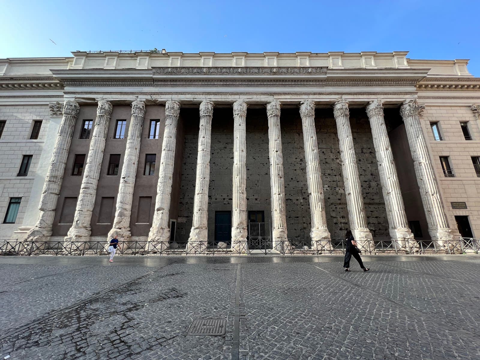 Tempio di Adriano - Image 1