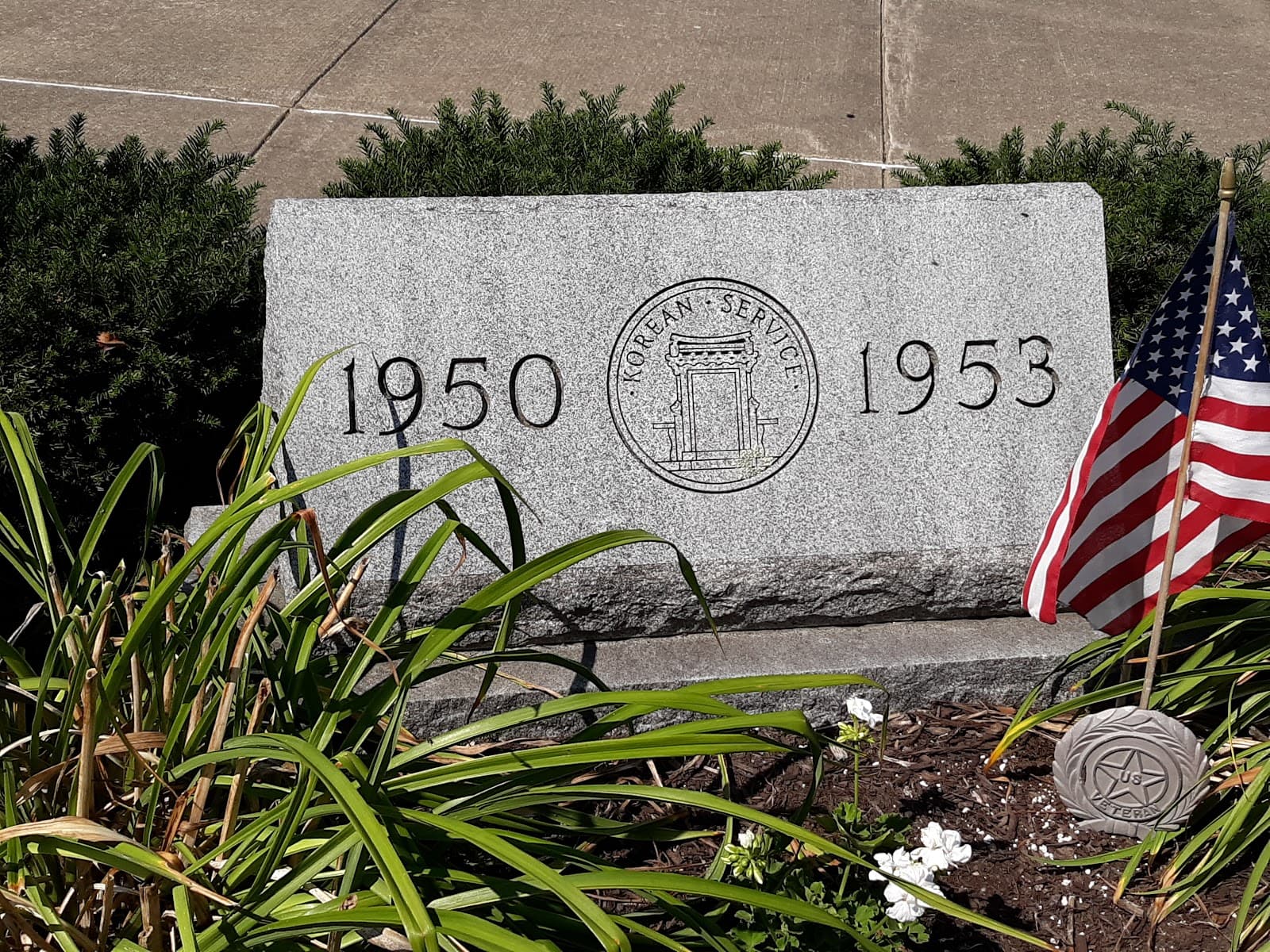 Veterans' Memorial Park (Riverwalk East) - Image 1