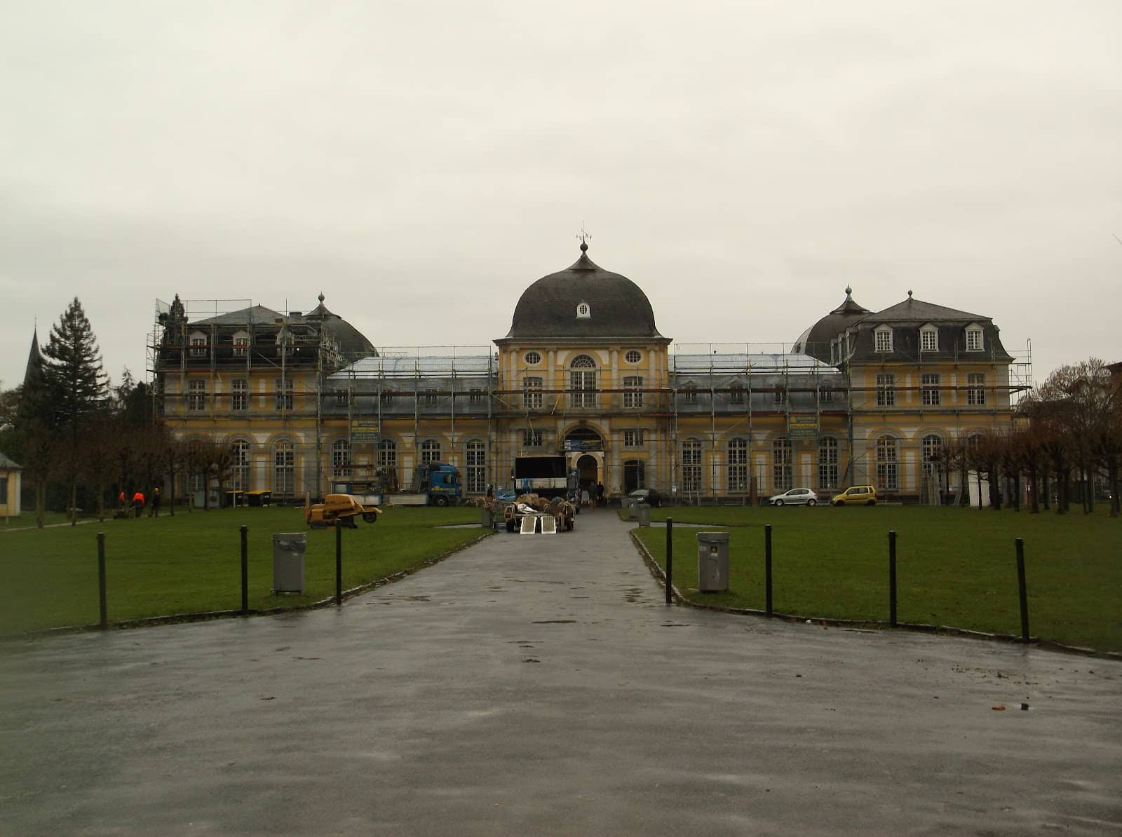 Charming Streets & Cafes