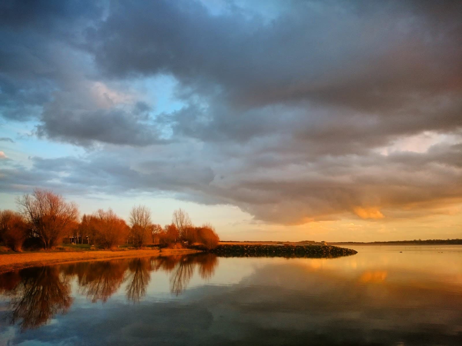 Grafham Water - Image 1