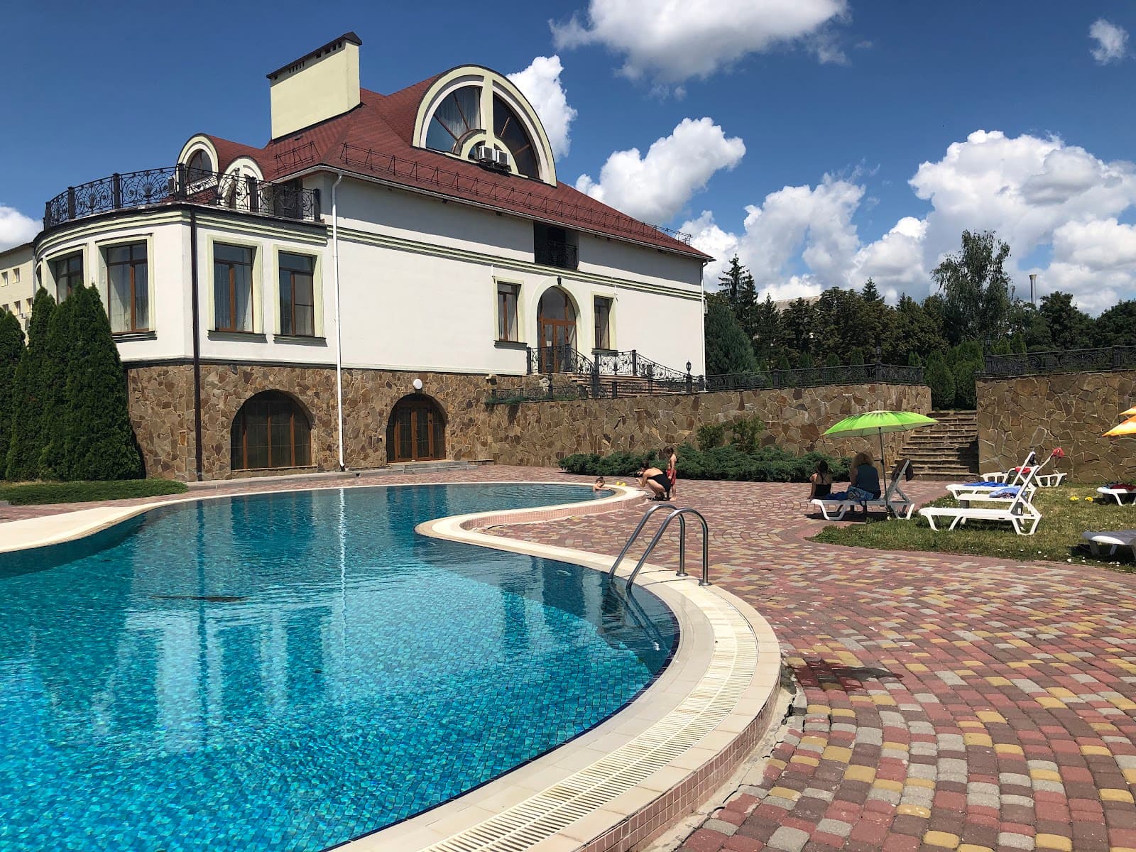 Myrhorod Resort - Image 1