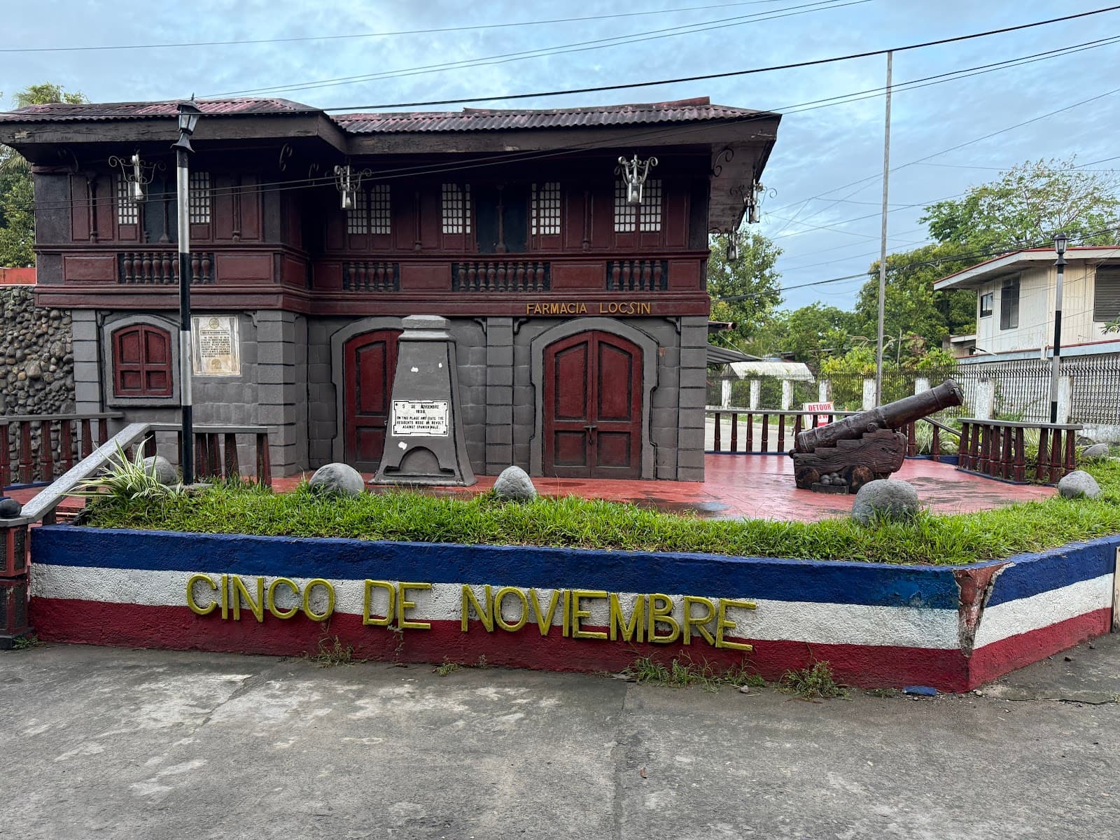 Cinco de Noviembre Marker (Silay) - Image 1