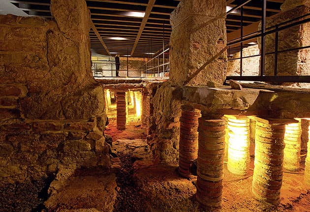 Warm and Cold Bath Areas