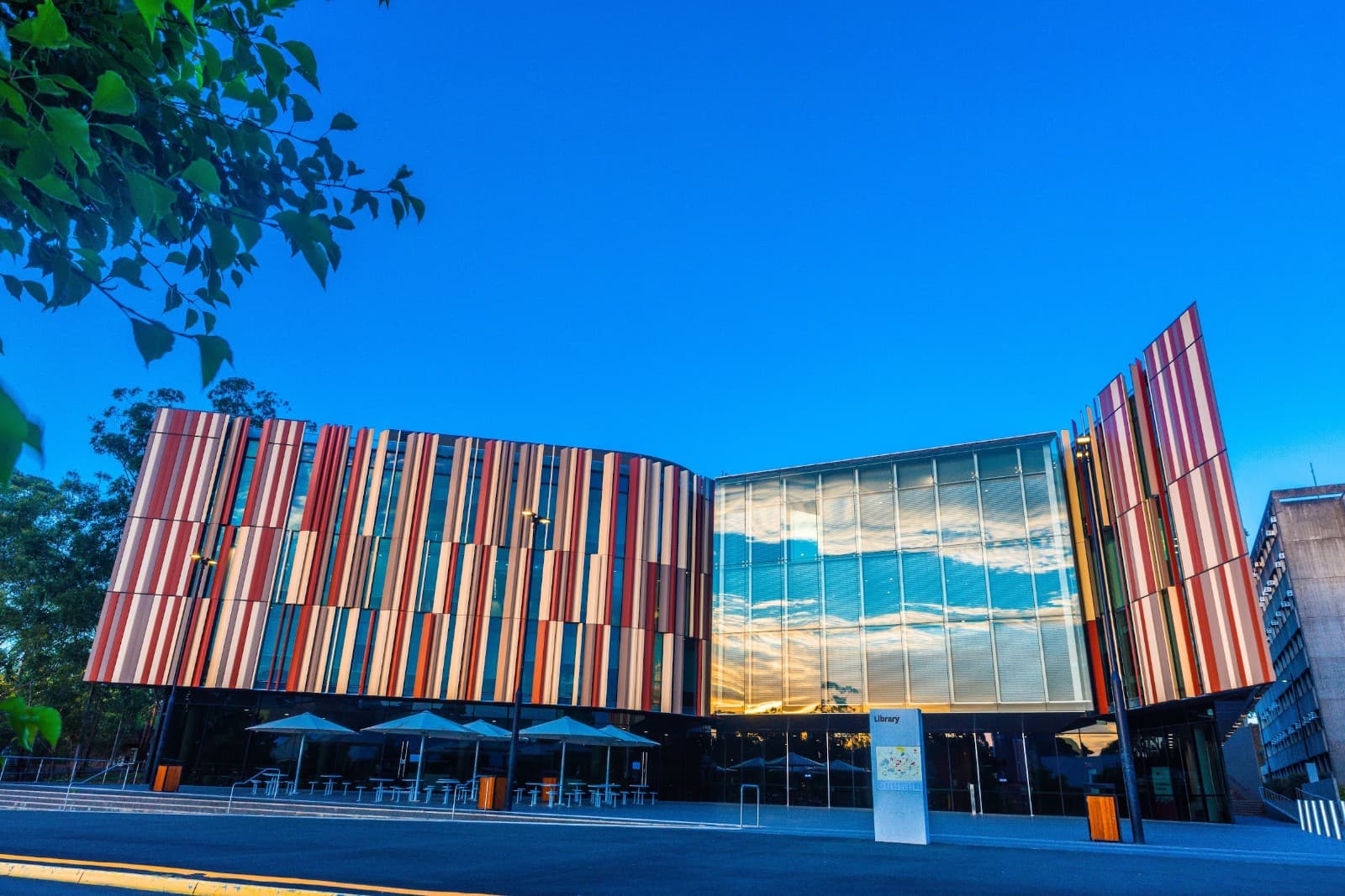 Lachlan Macquarie Room, Macquarie University - Image 1