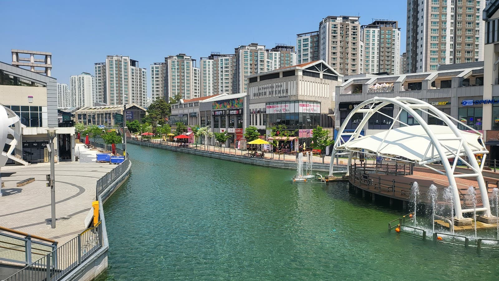 Laveniche March Avenue - Image 1